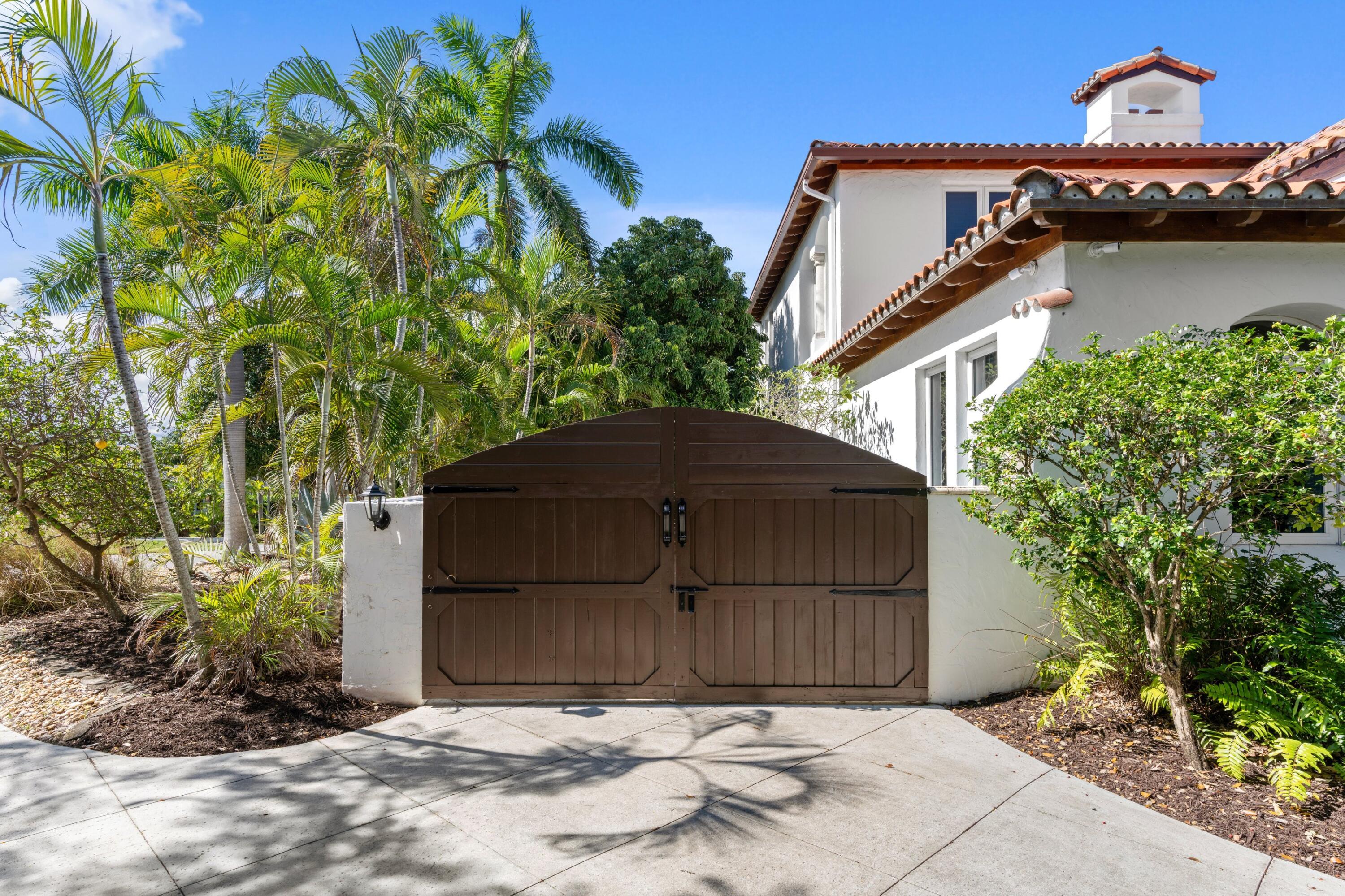 901 NW 4th Court