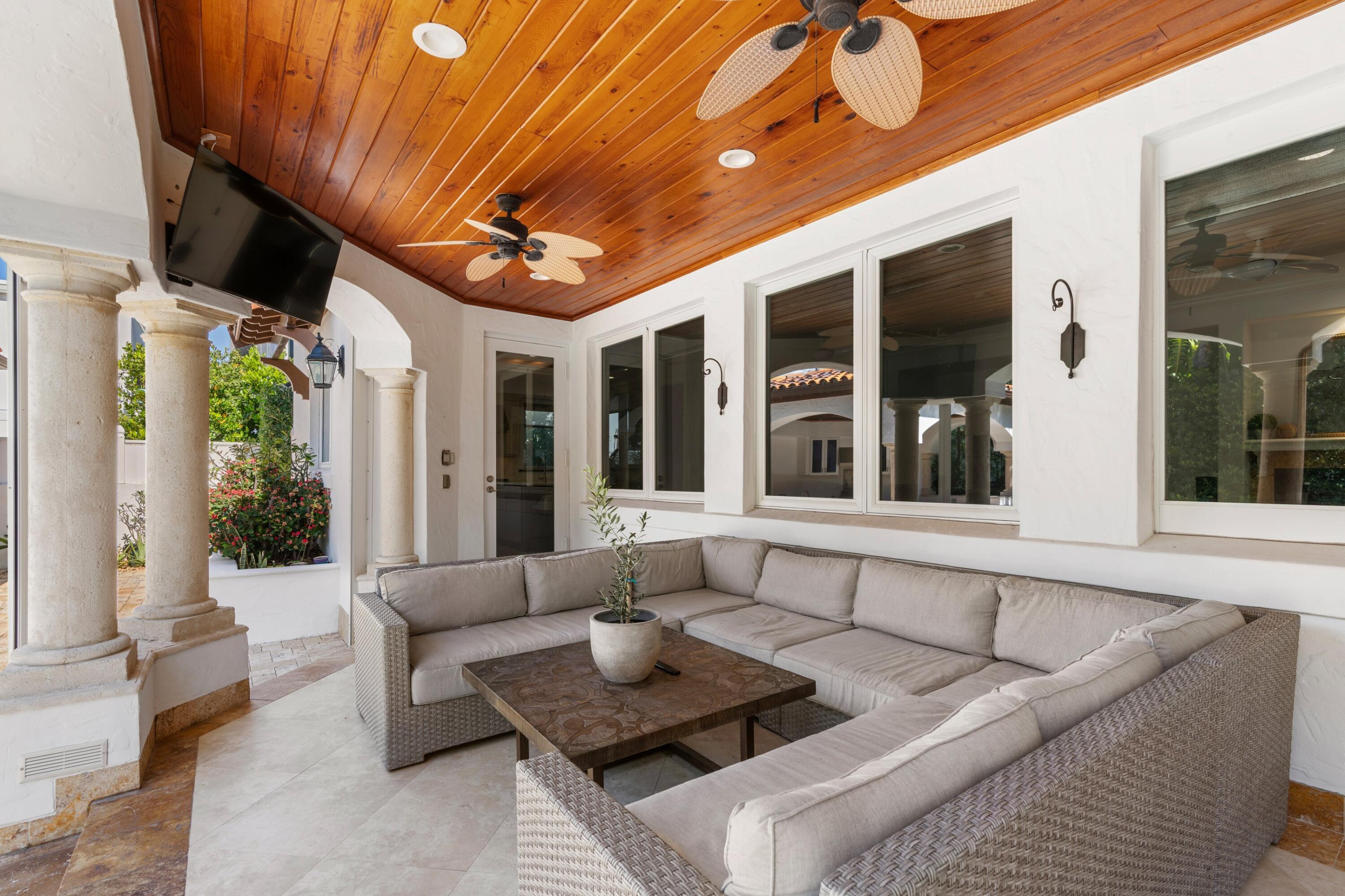 901 NW 4th Court