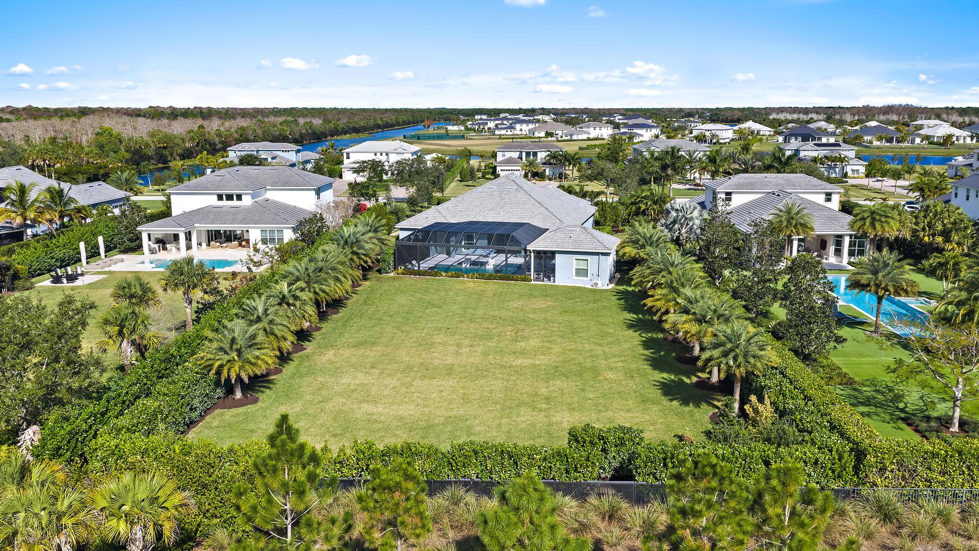 20181 SE Bridgewater Drive