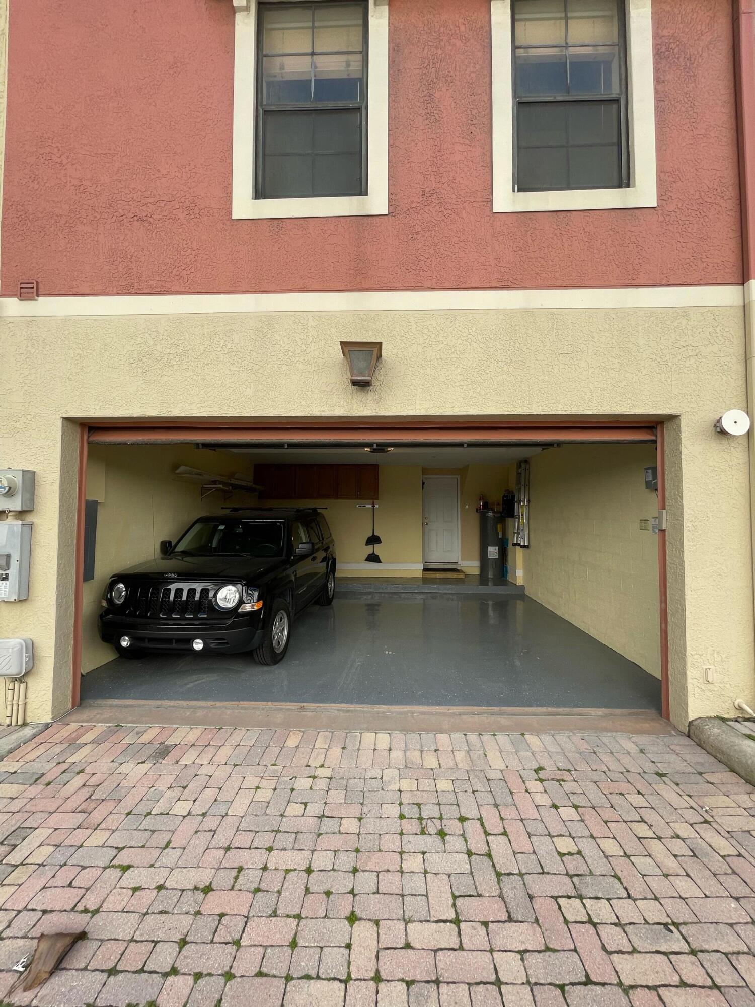 663 Hibiscus Street