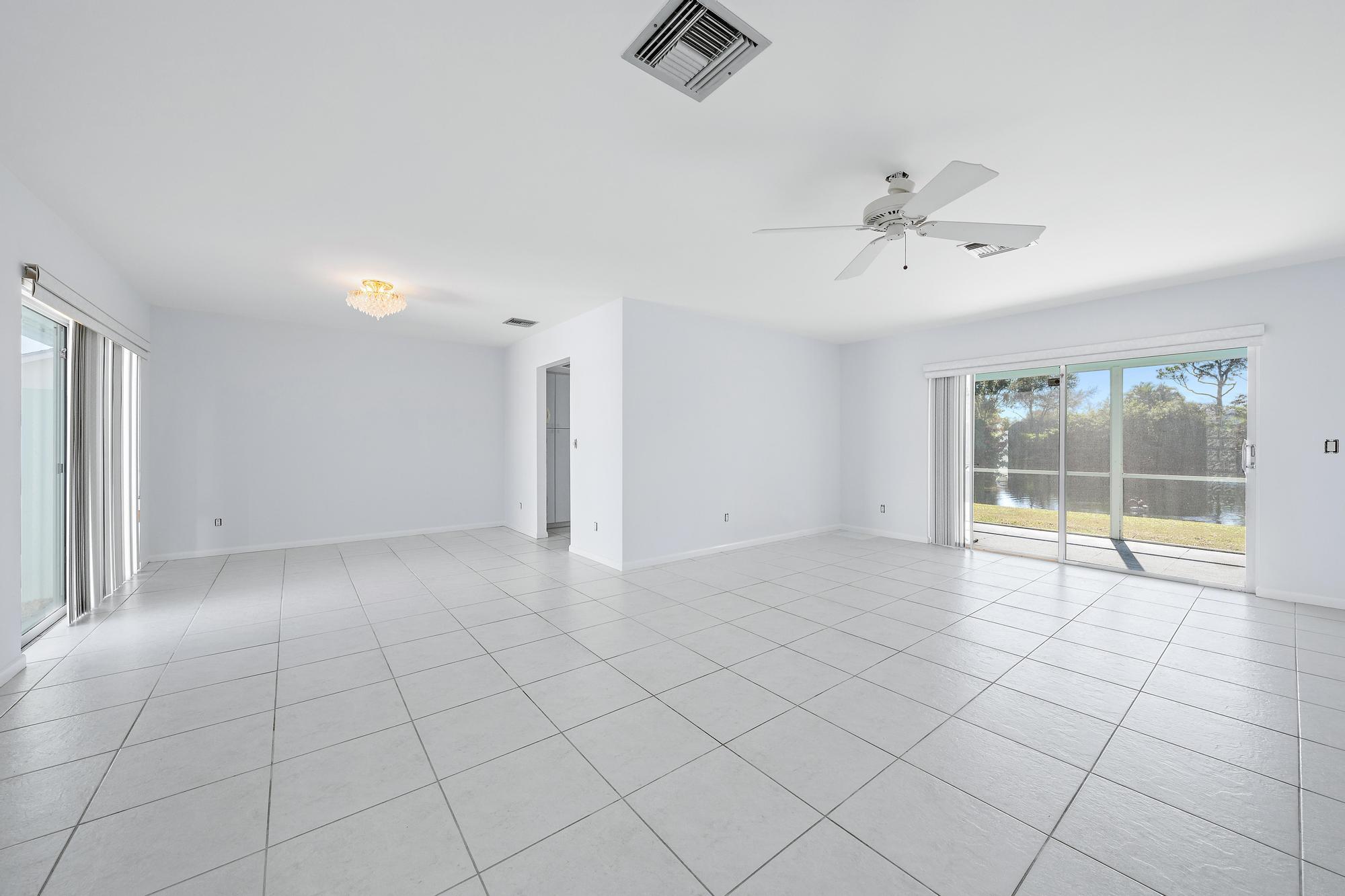 9400 SE Little Club Way N