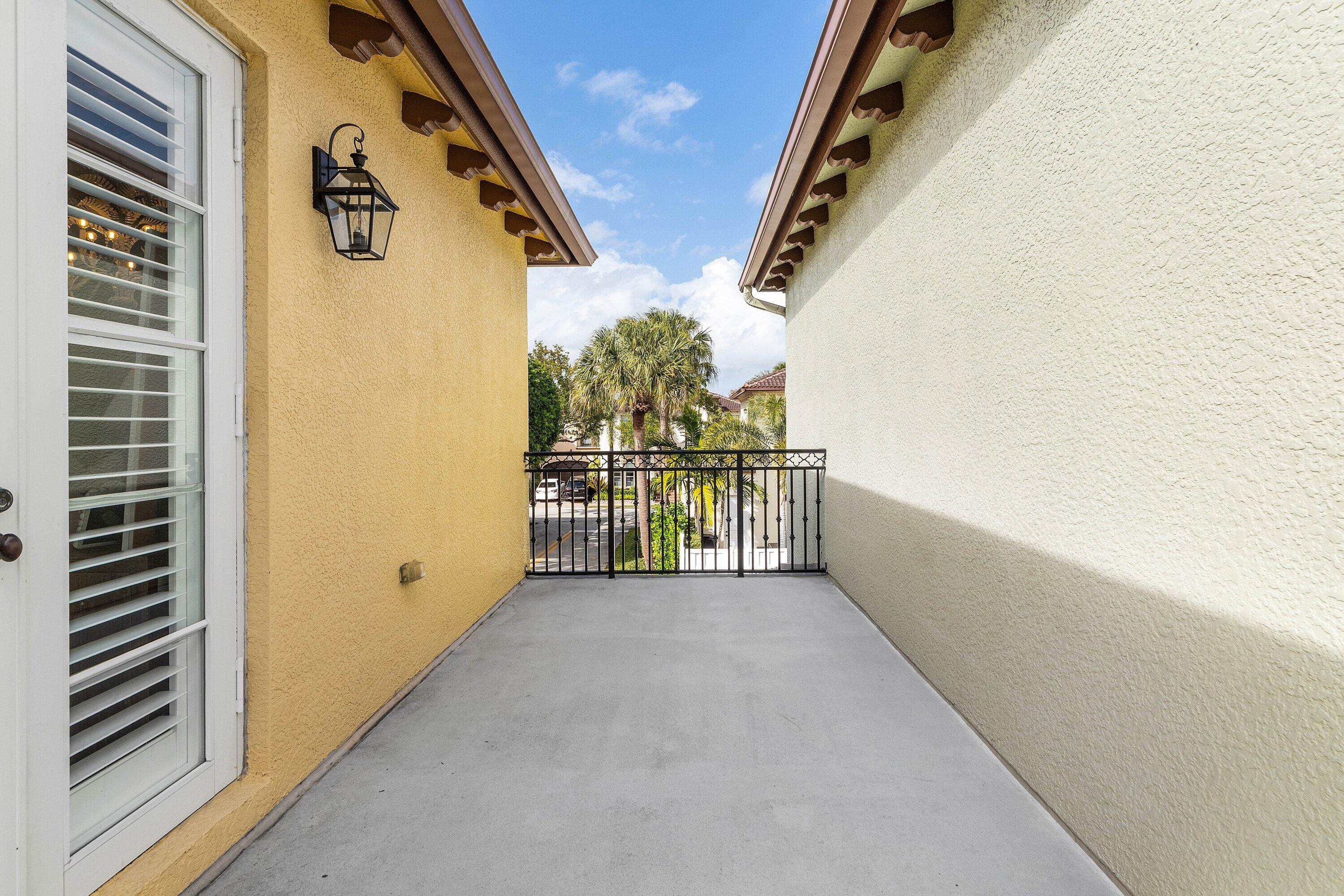 100 Via Floresta Drive, Boca Raton