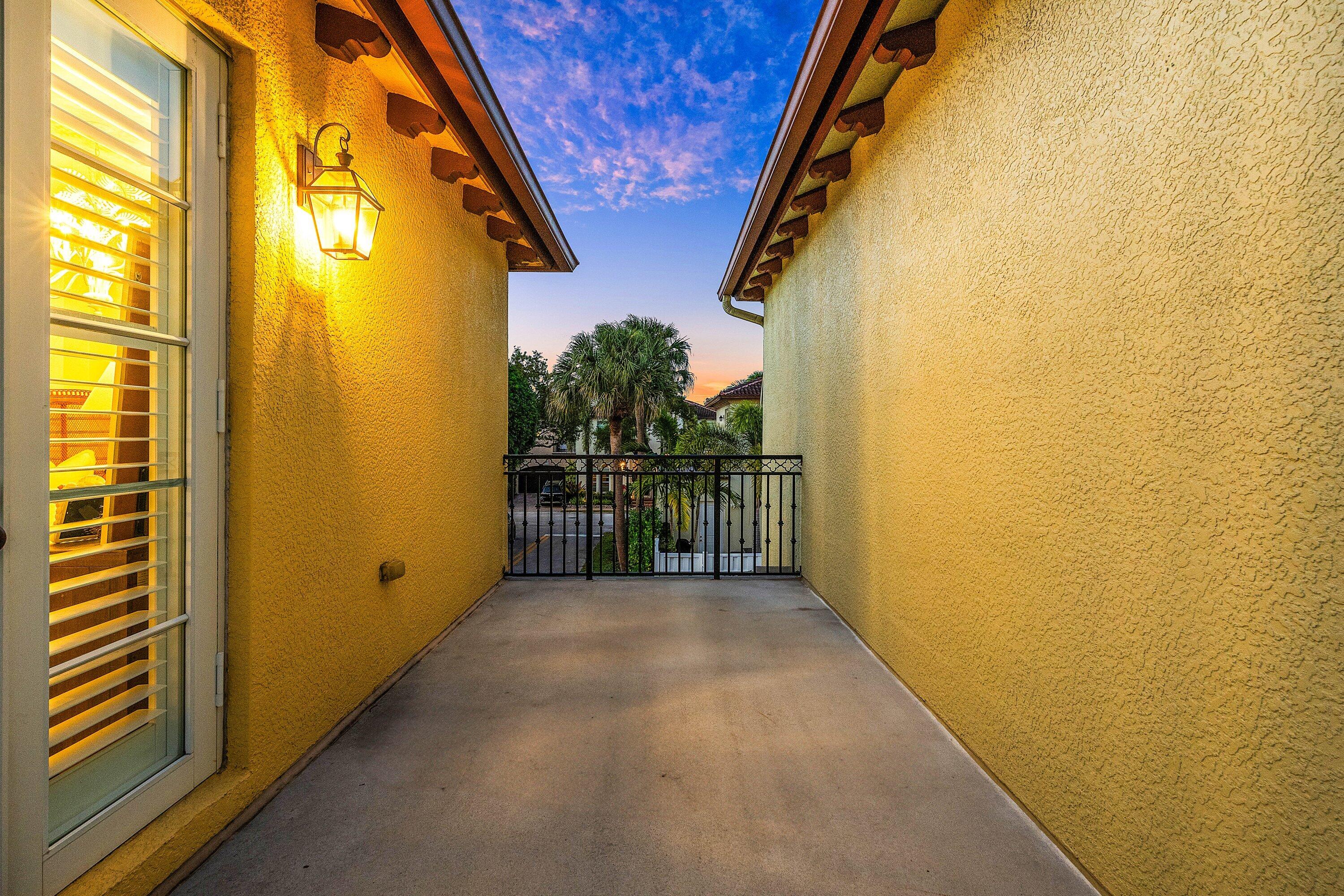 100 Via Floresta Drive, Boca Raton