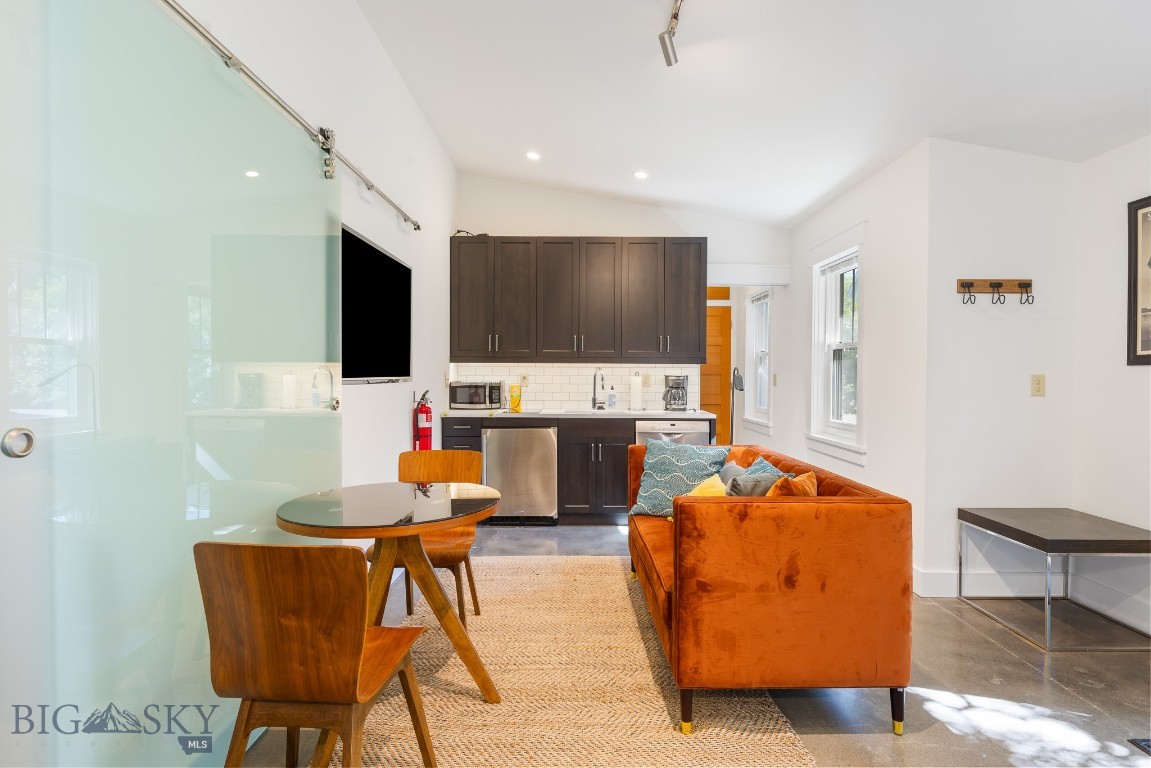 209 S Willson B