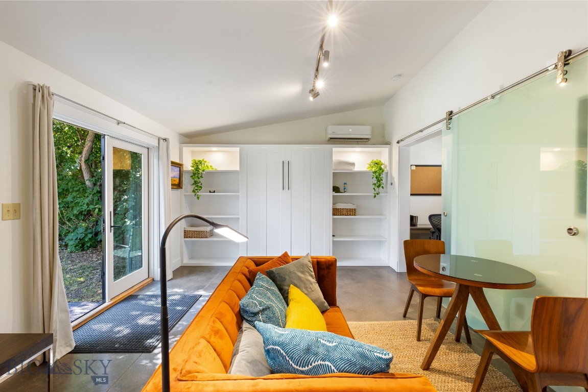 209 S Willson B