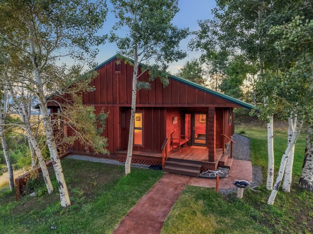 8906 Gold Dust Trail