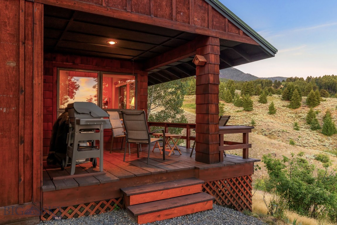 8906 Gold Dust Trail