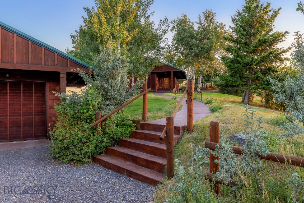 8906 Gold Dust Trail