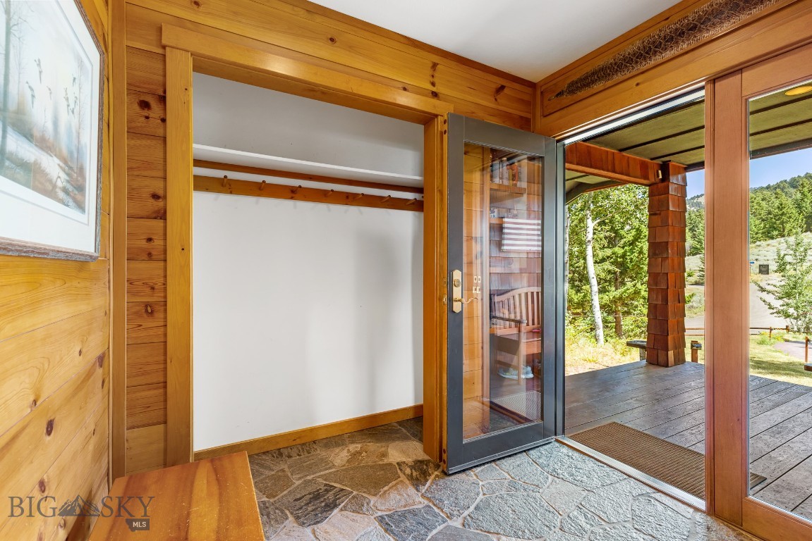 8906 Gold Dust Trail