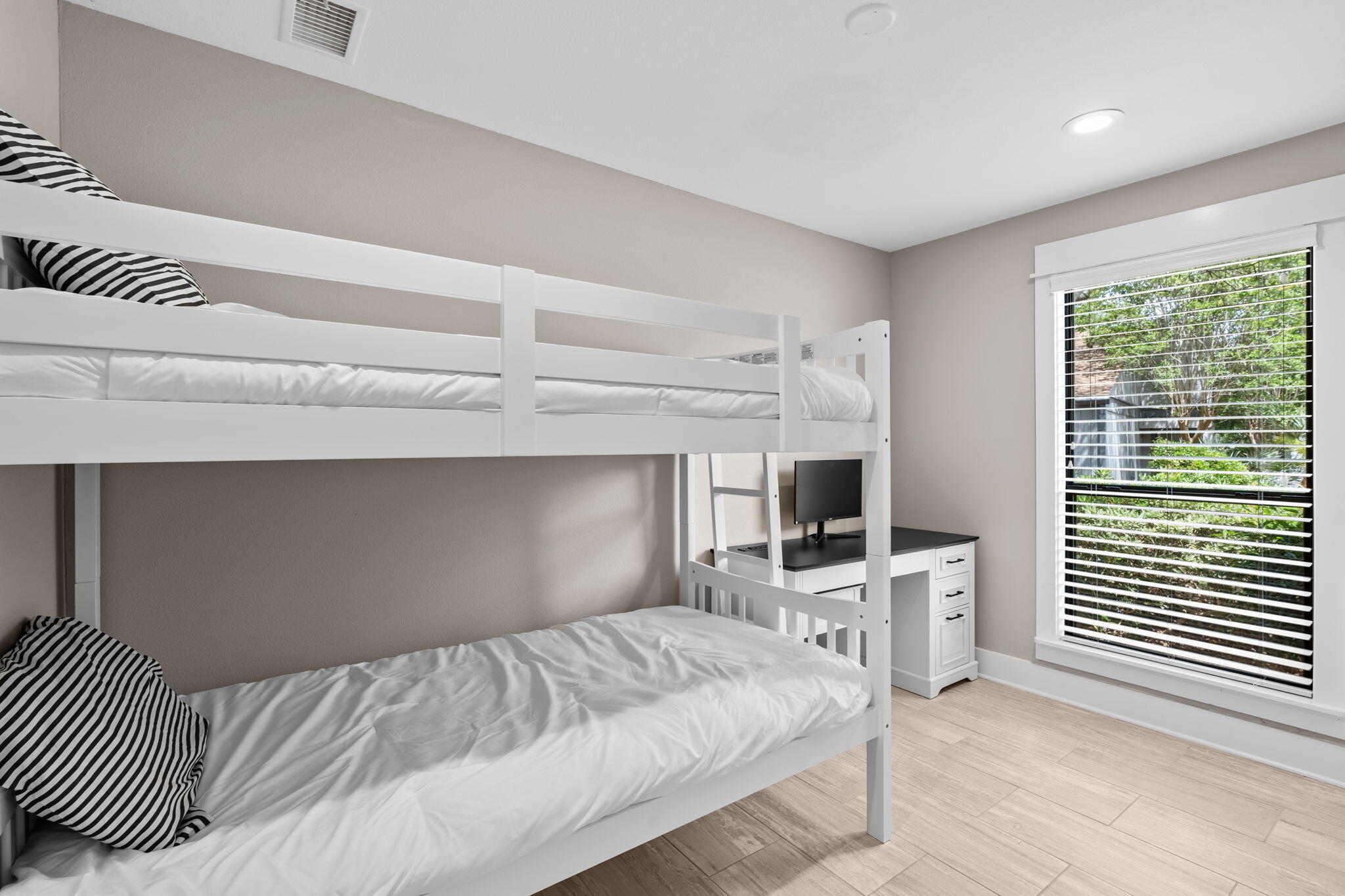 512 Magnolia Place 512