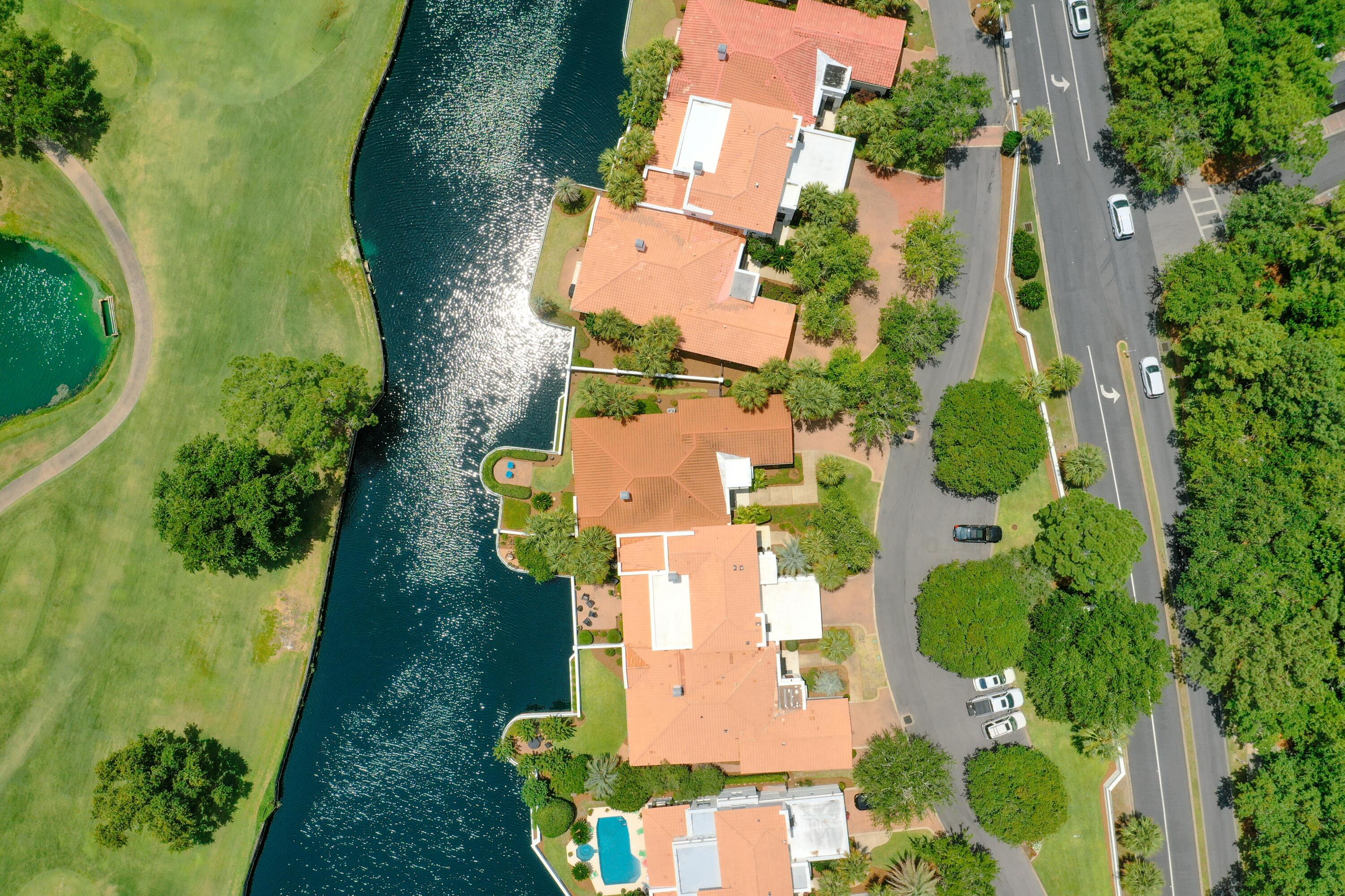 8068 Fountains Lane
