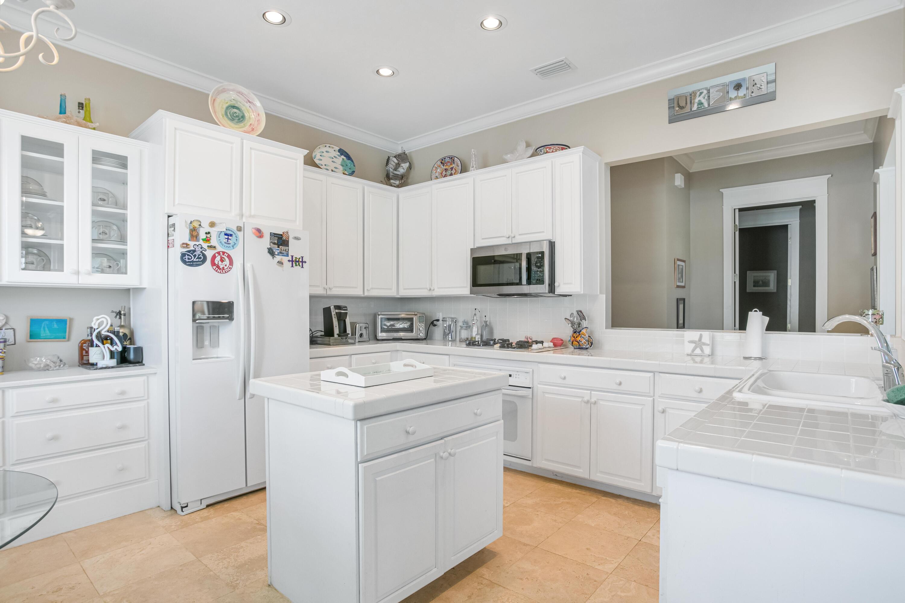 8068 Fountains Lane