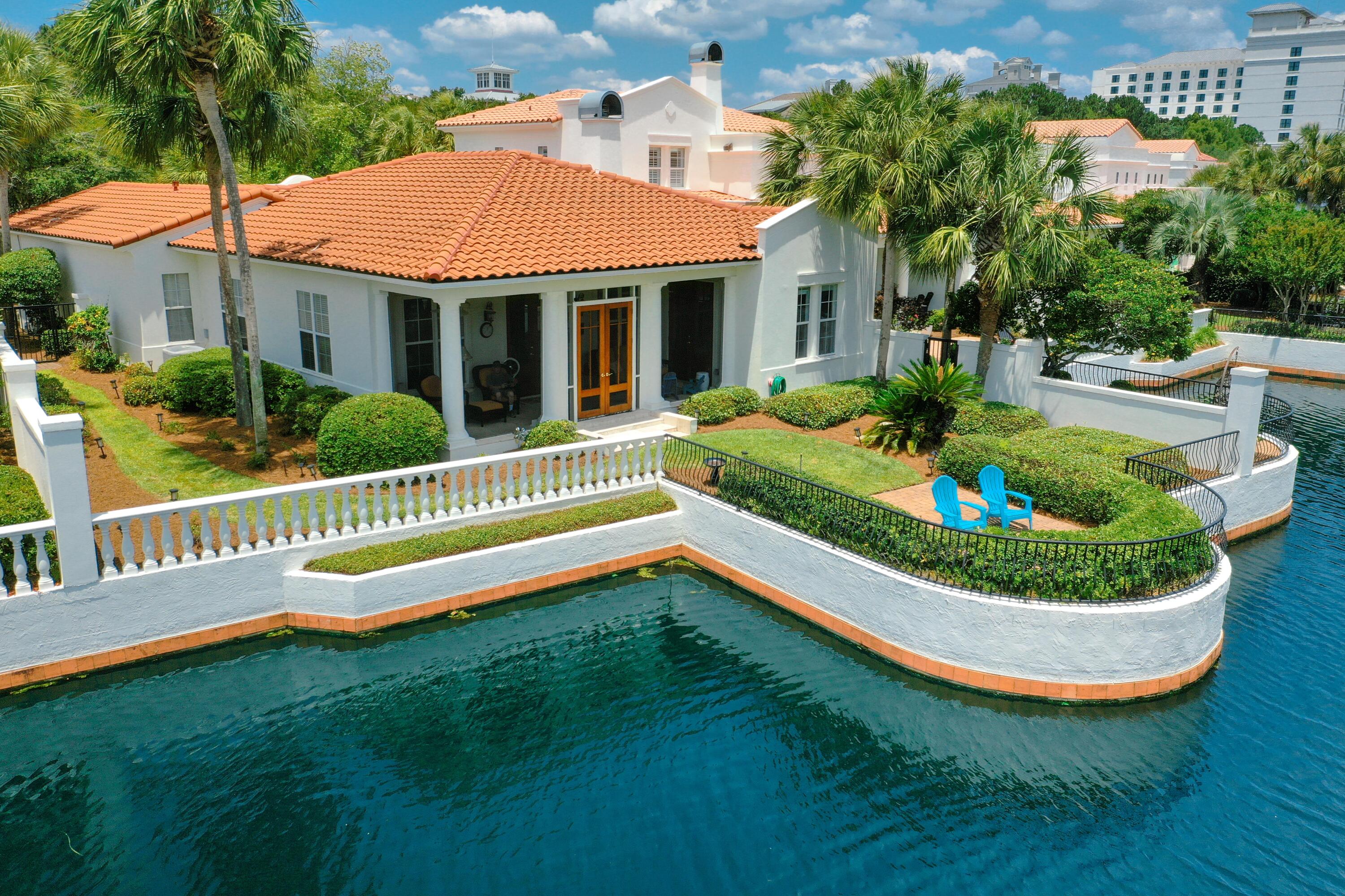 8068 Fountains Lane