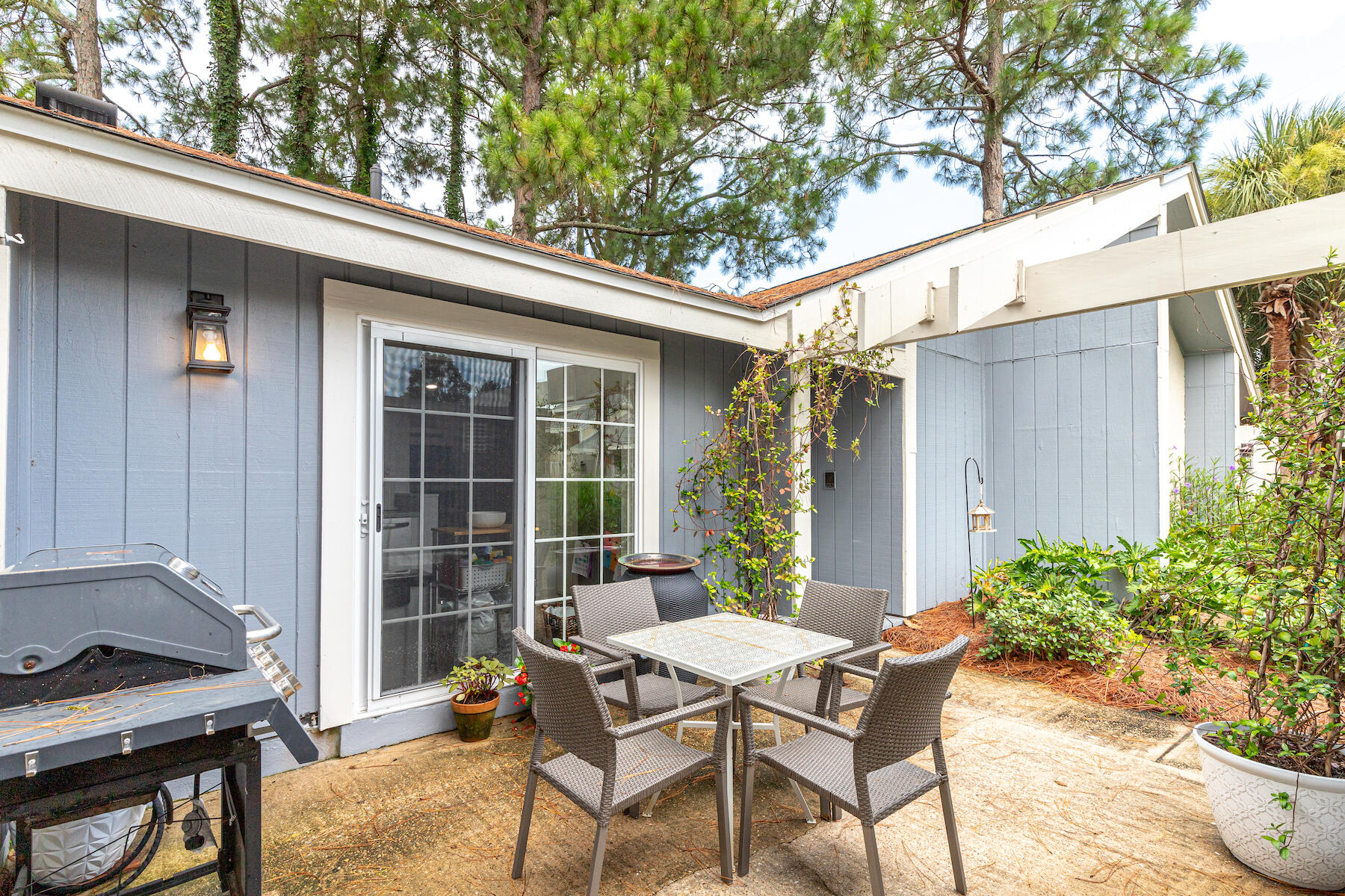 596 Robin Court