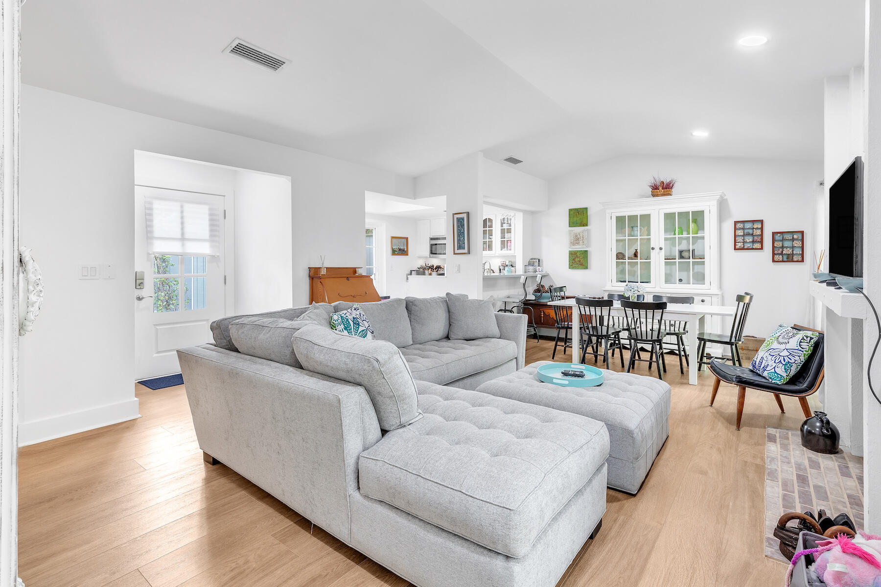 596 Robin Court