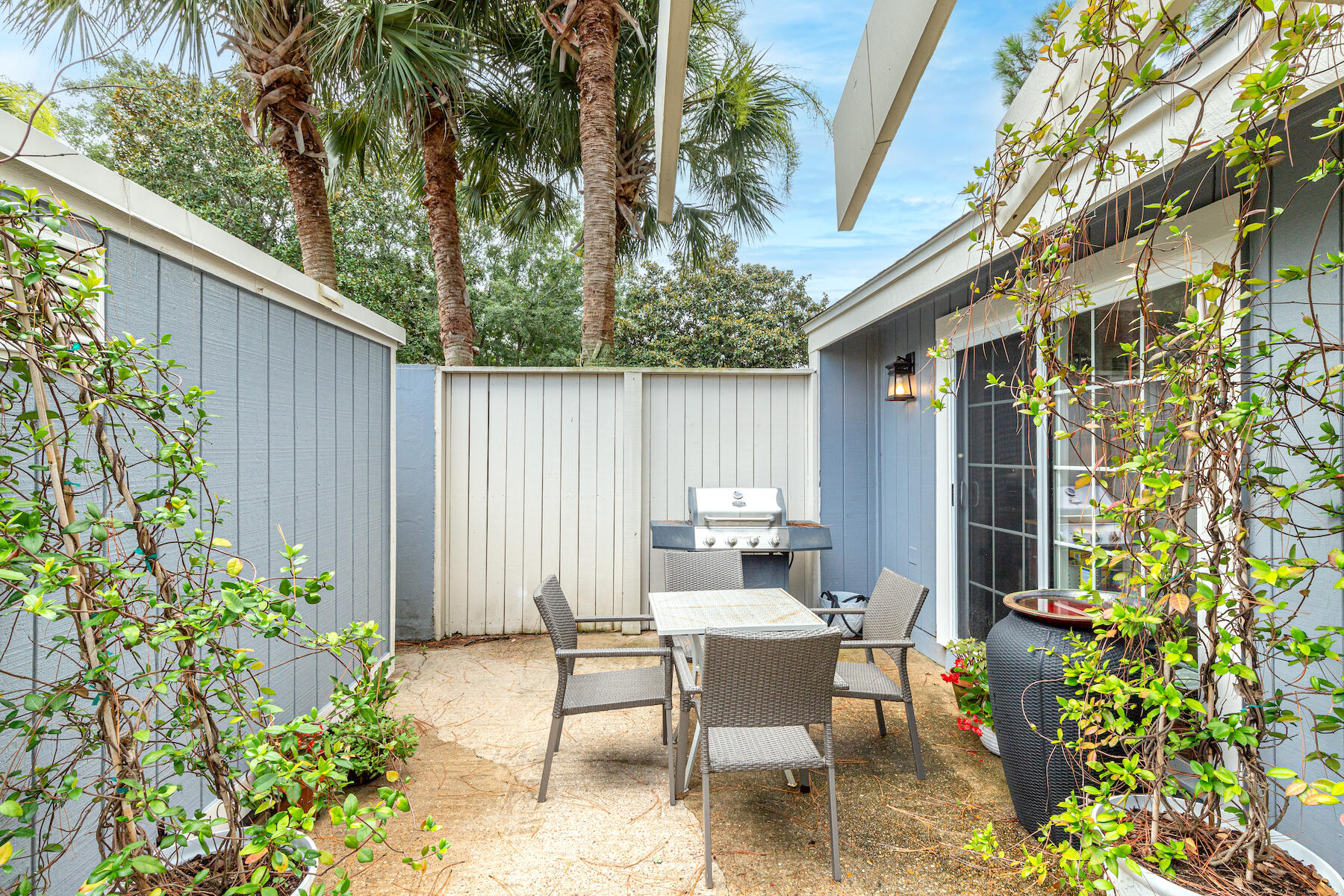 596 Robin Court