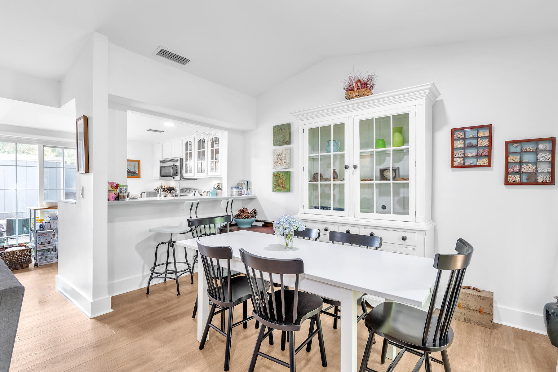 596 Robin Court