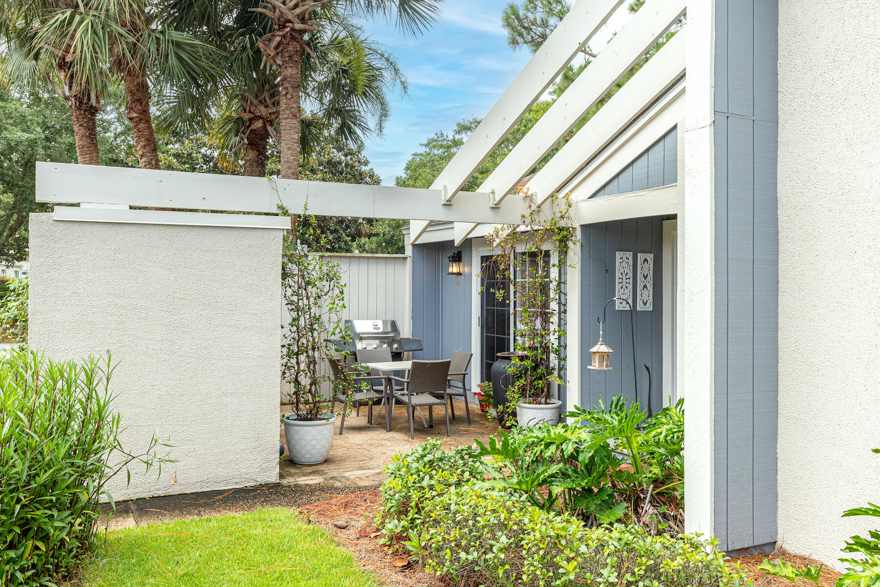 596 Robin Court