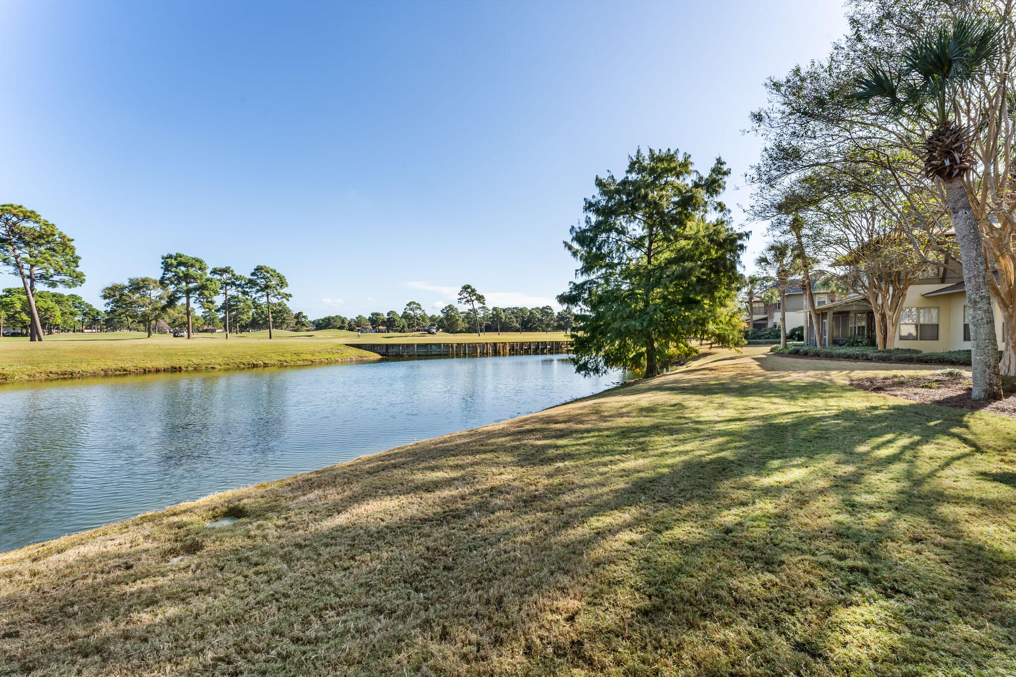 8593 Magnolia Bay Lane