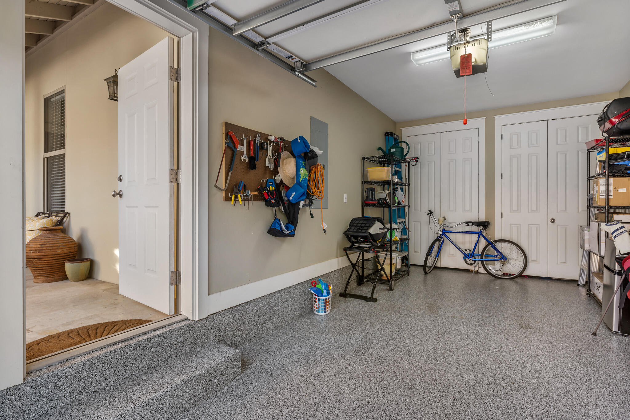 8593 Magnolia Bay Lane