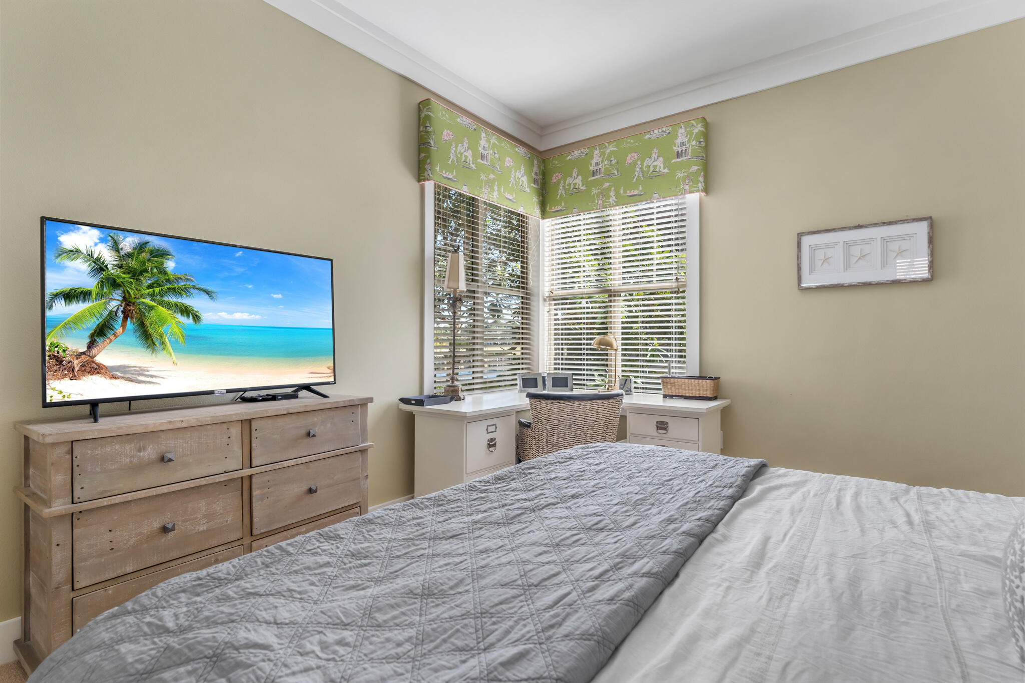 8593 Magnolia Bay Lane