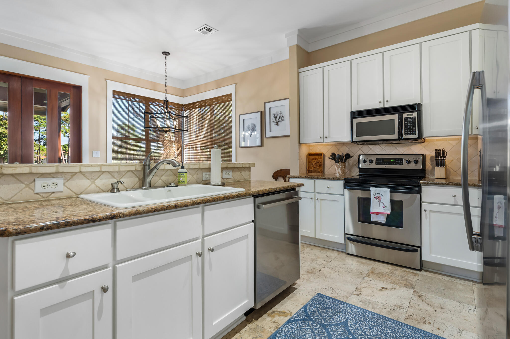 8593 Magnolia Bay Lane