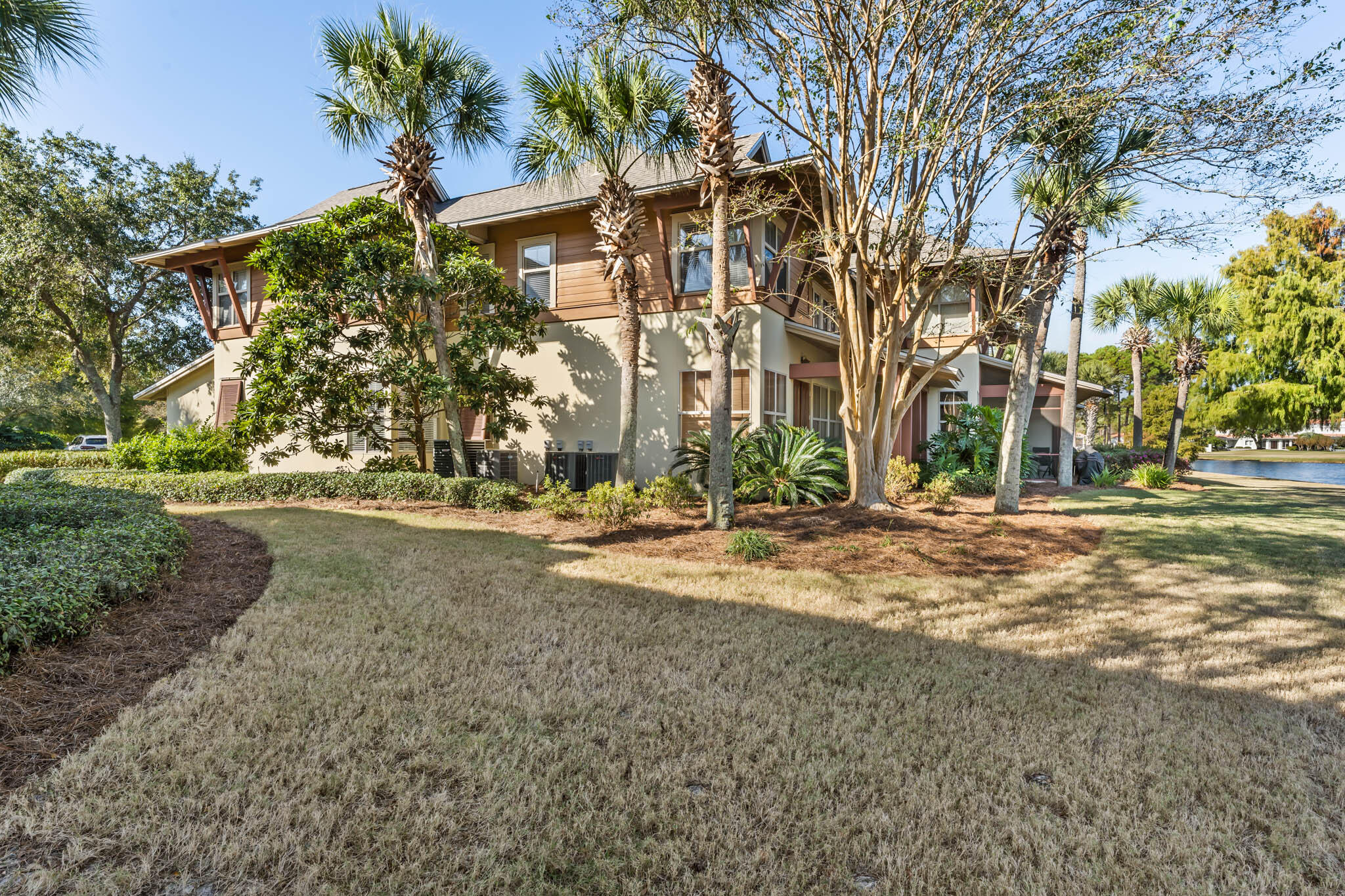 8593 Magnolia Bay Lane