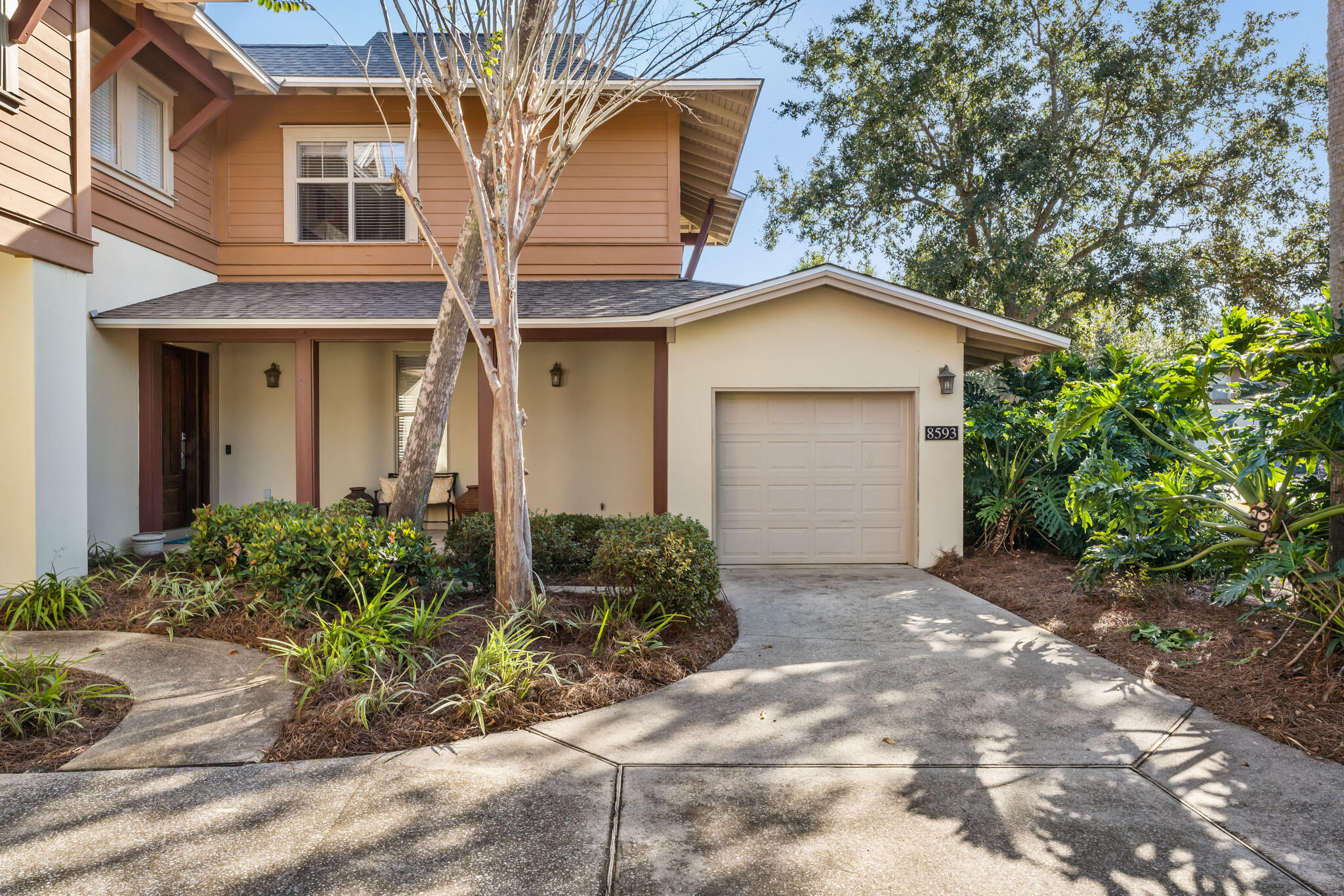 8593 Magnolia Bay Lane