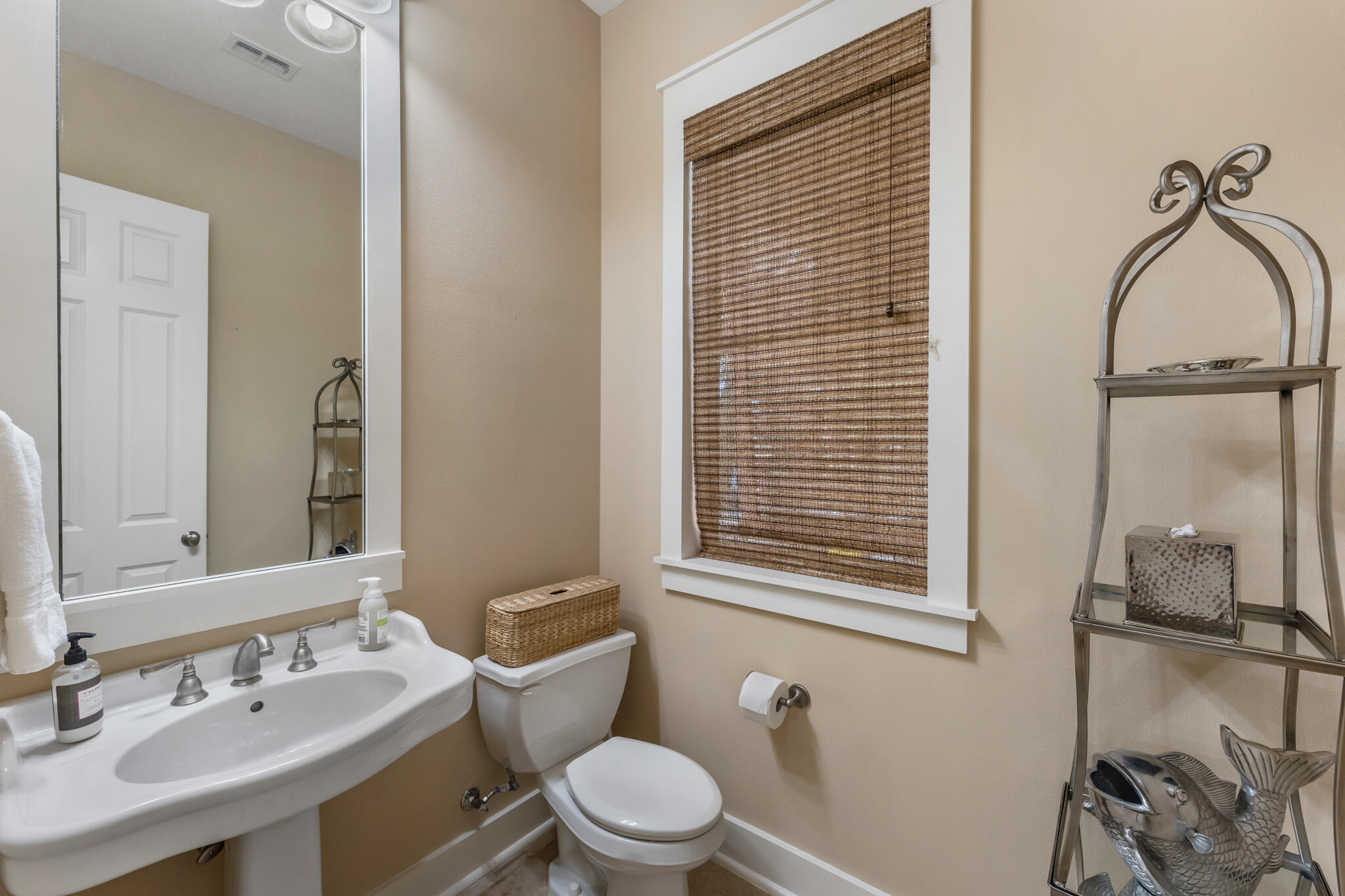 8593 Magnolia Bay Lane