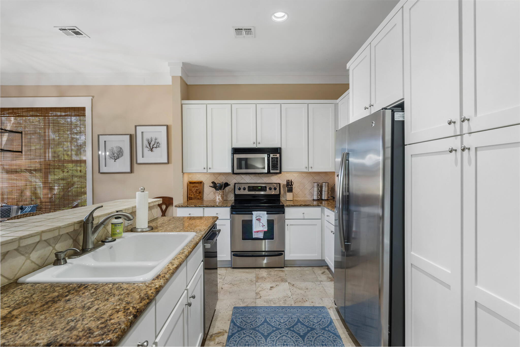 8593 Magnolia Bay Lane