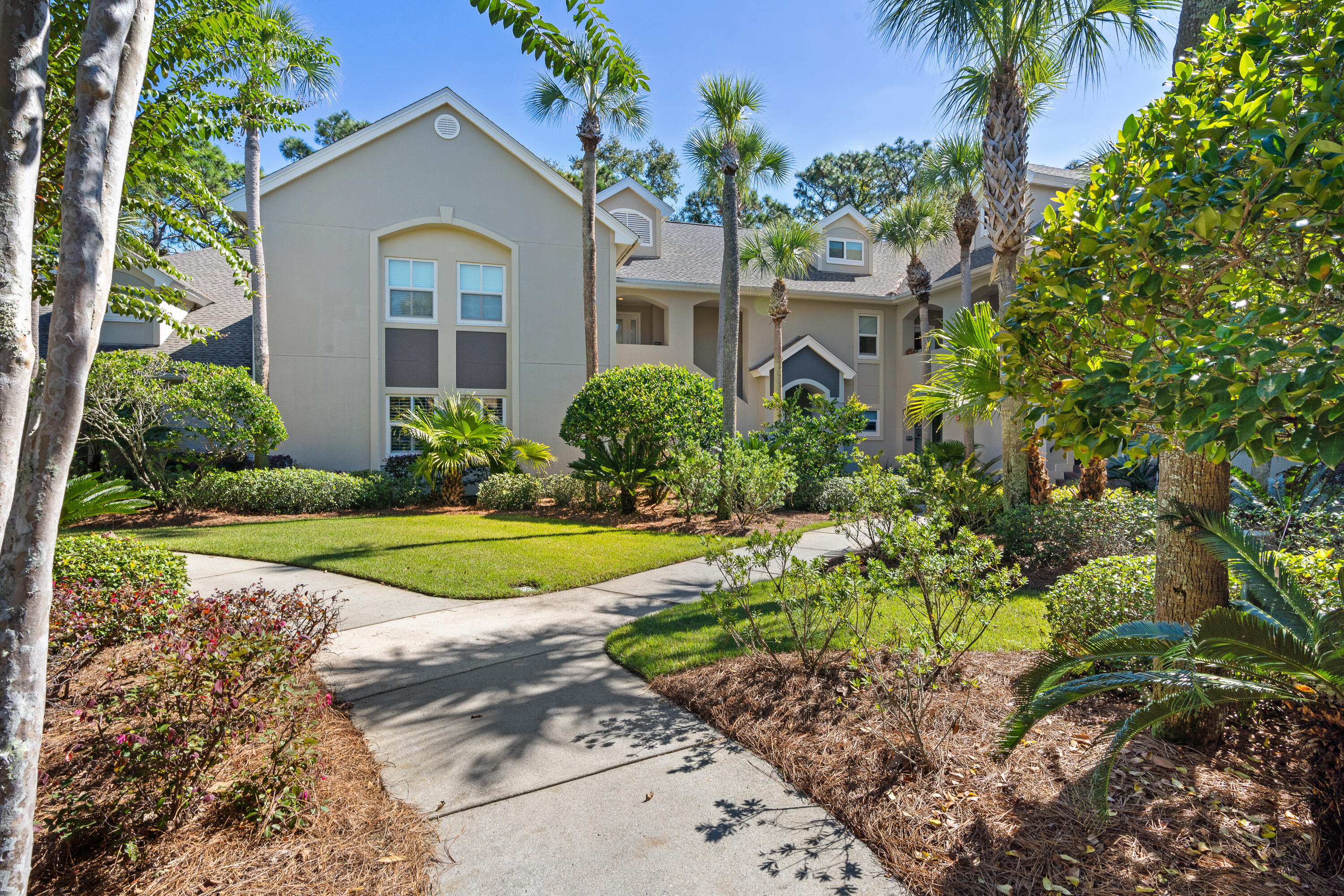 8570 Turnberry Drive, 8570