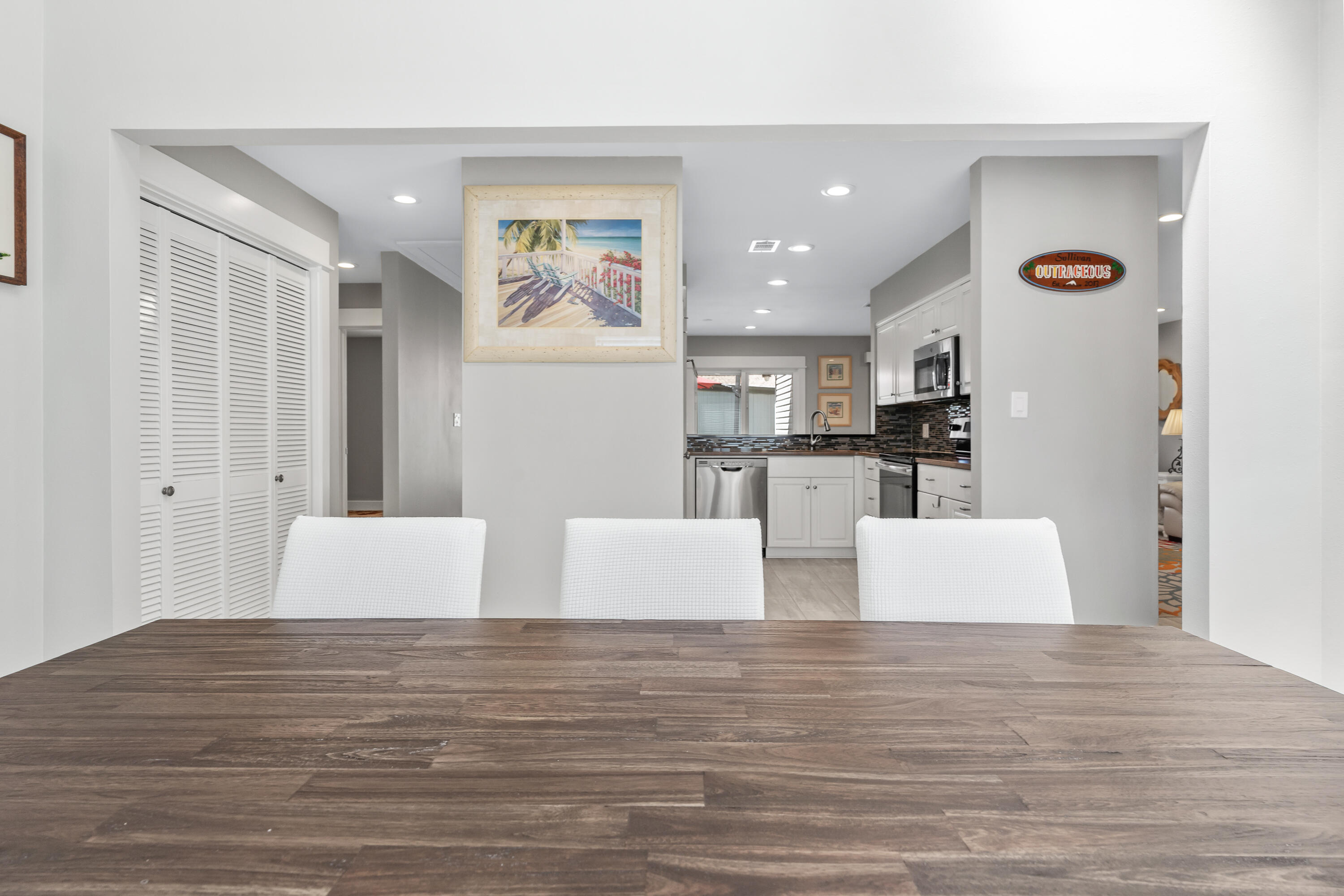 512 Magnolia Place, 512