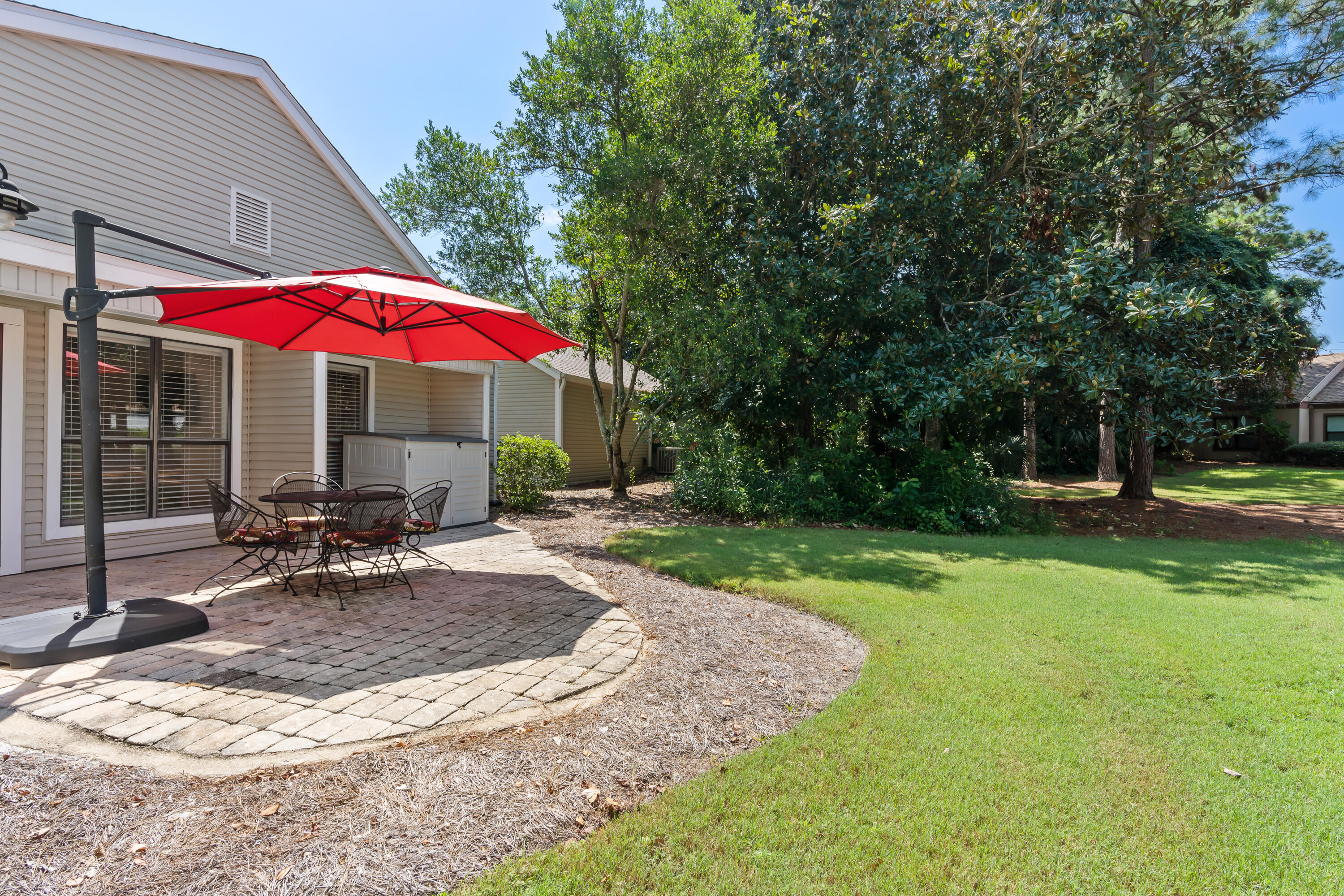 512 Magnolia Place, 512