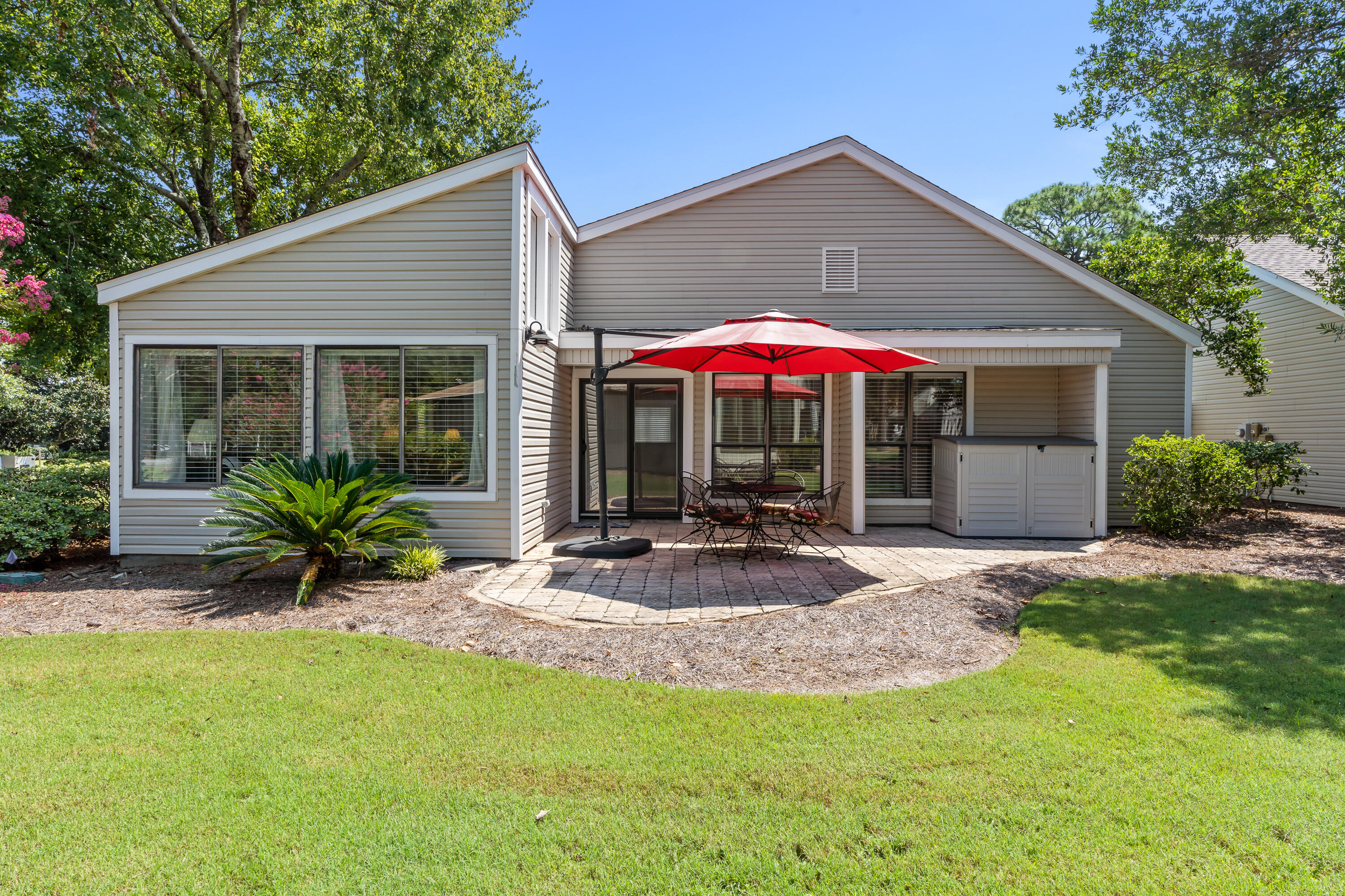 512 Magnolia Place, 512