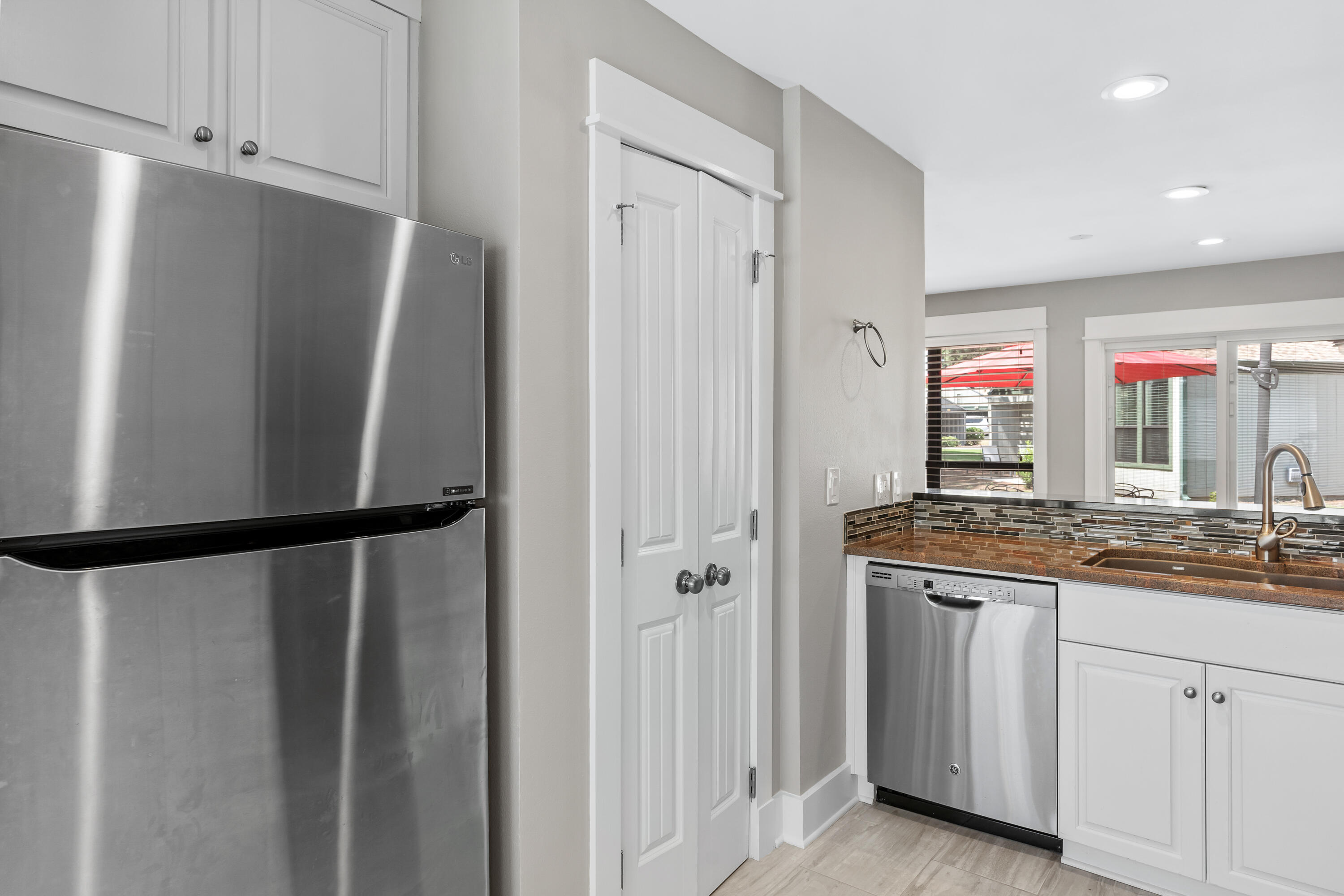 512 Magnolia Place, 512