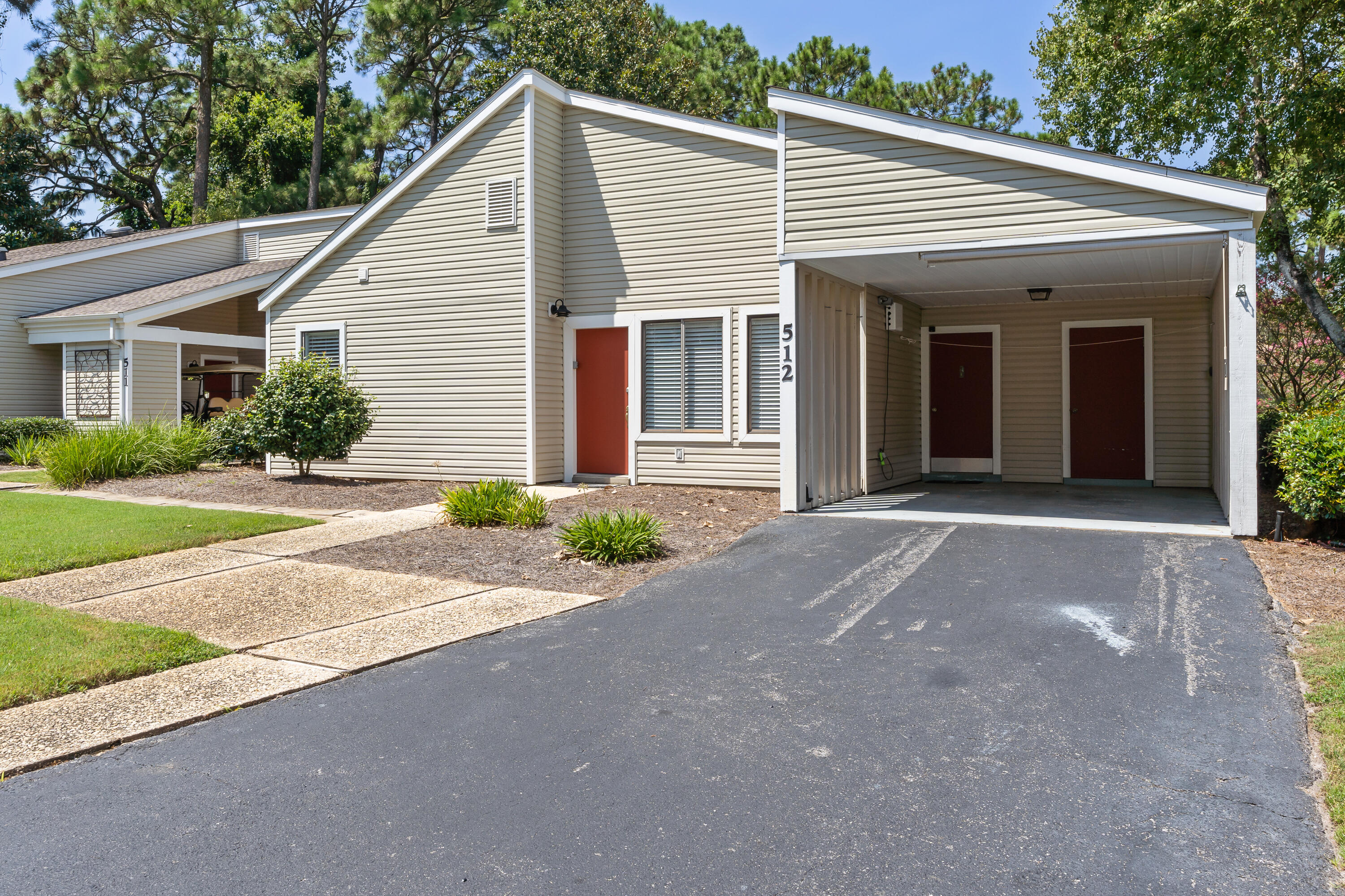 512 Magnolia Place, 512