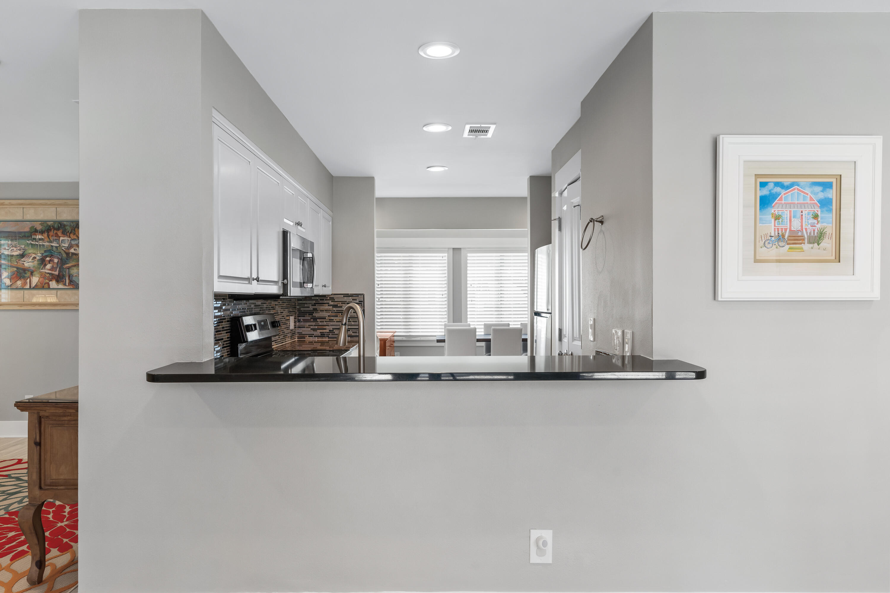 512 Magnolia Place, 512