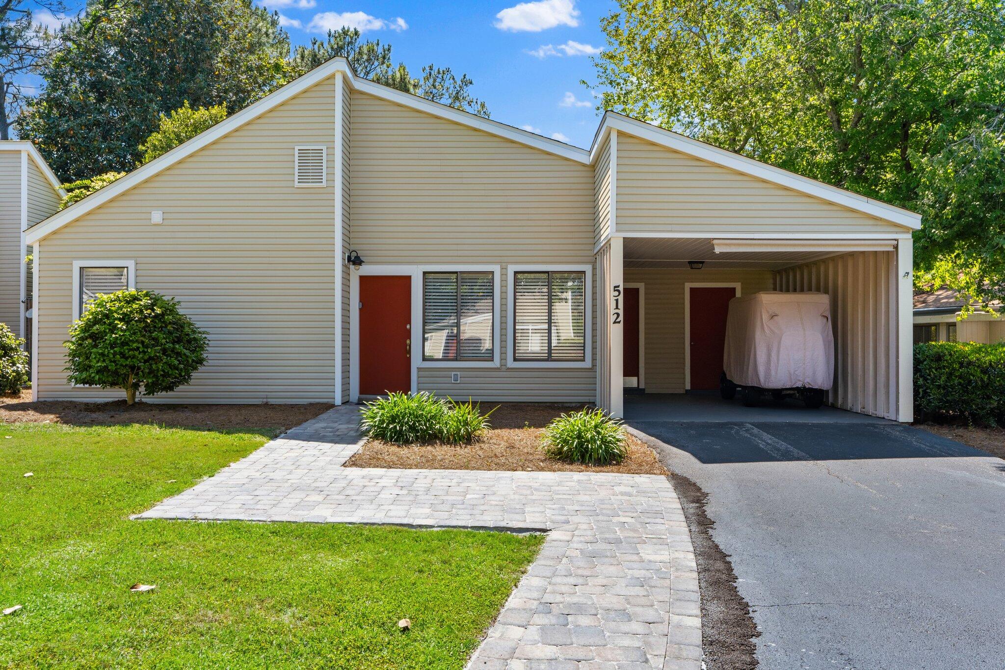 512 Magnolia Place, 512
