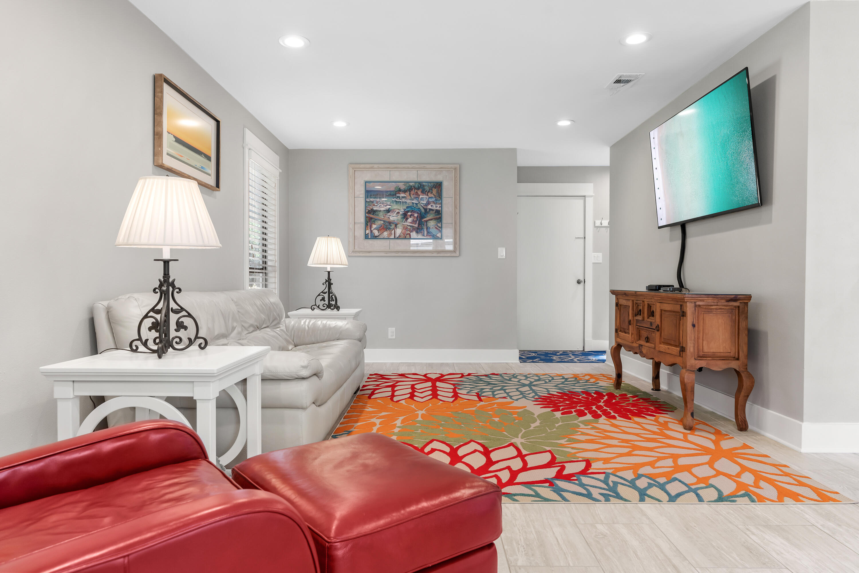 512 Magnolia Place, 512