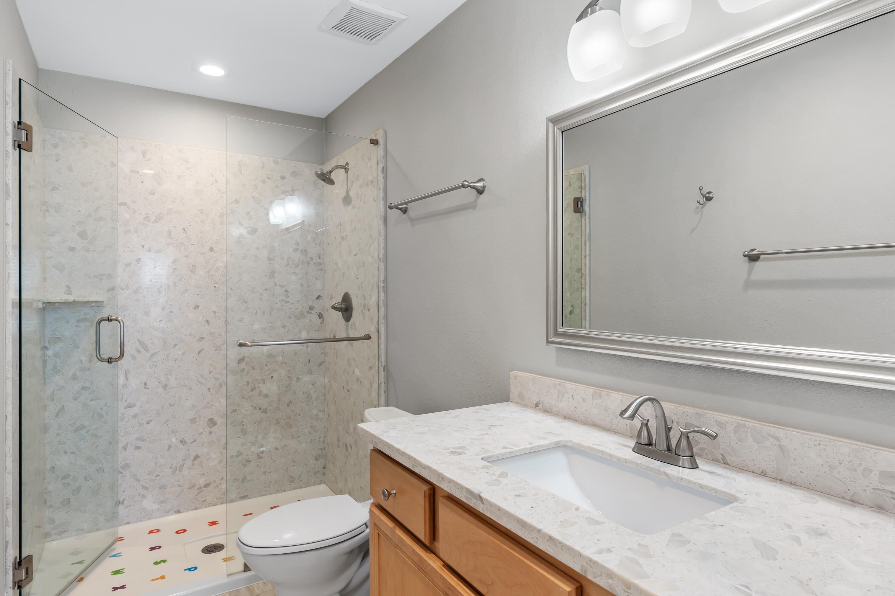 512 Magnolia Place, 512