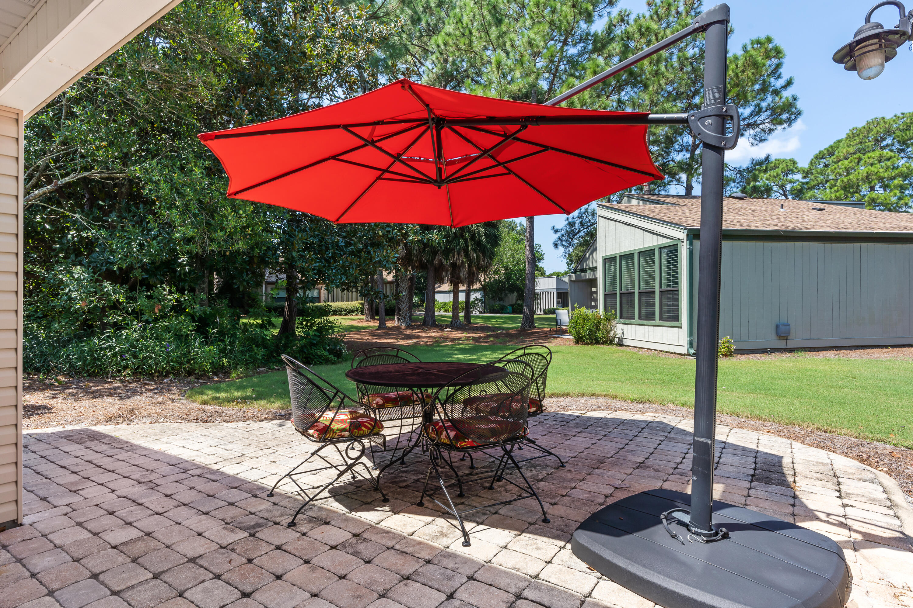 512 Magnolia Place, 512