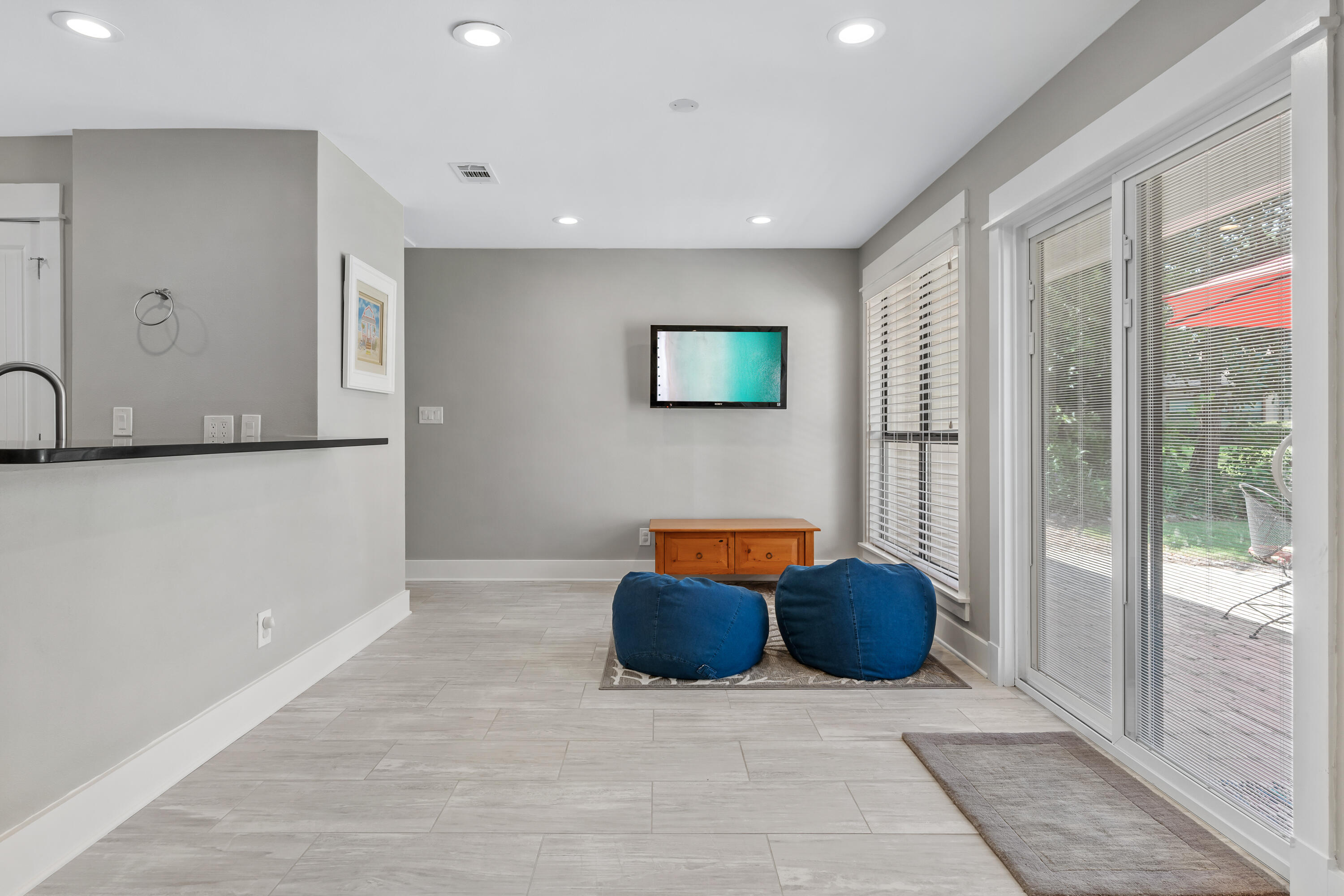 512 Magnolia Place, 512
