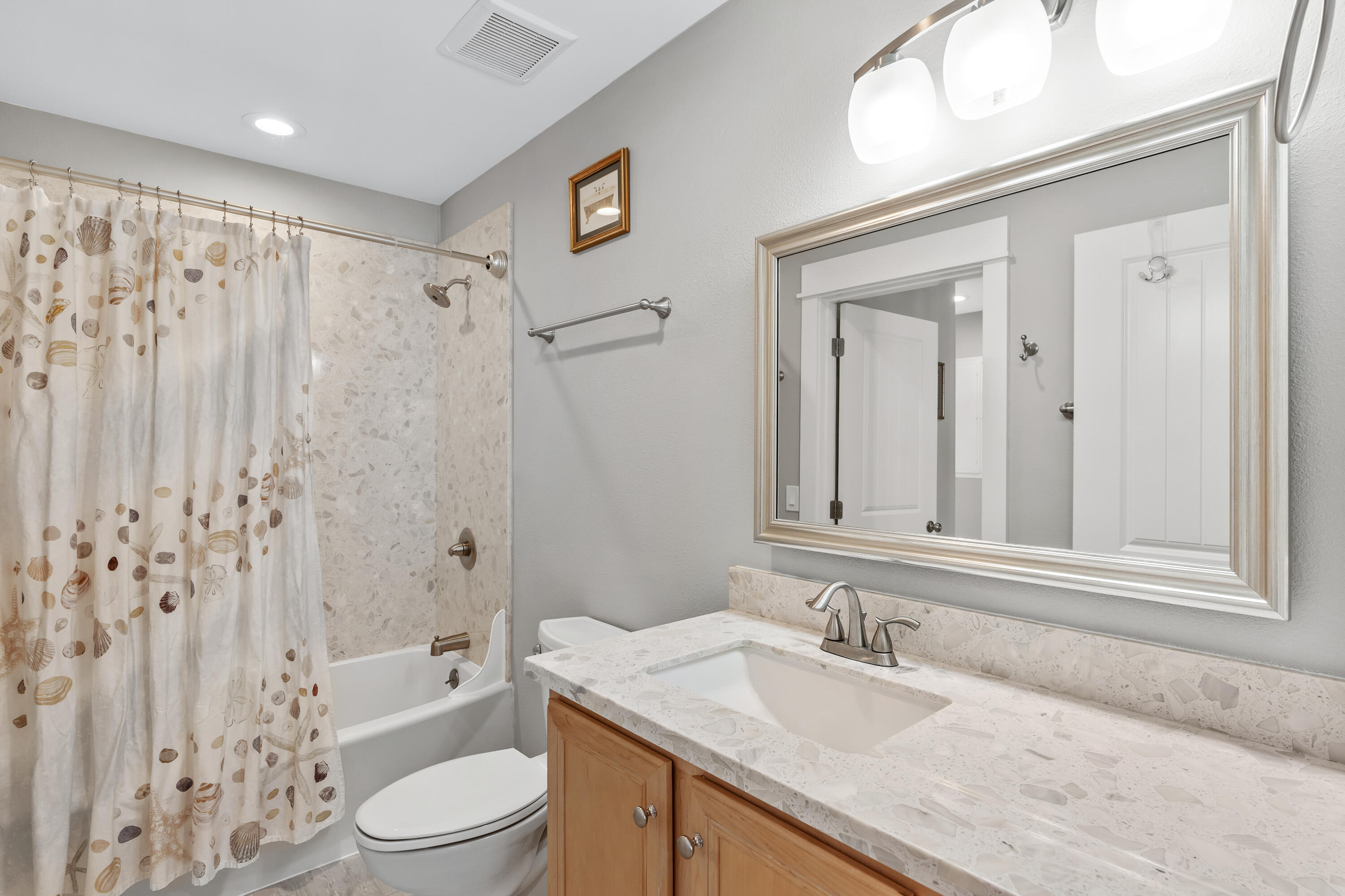 512 Magnolia Place, 512