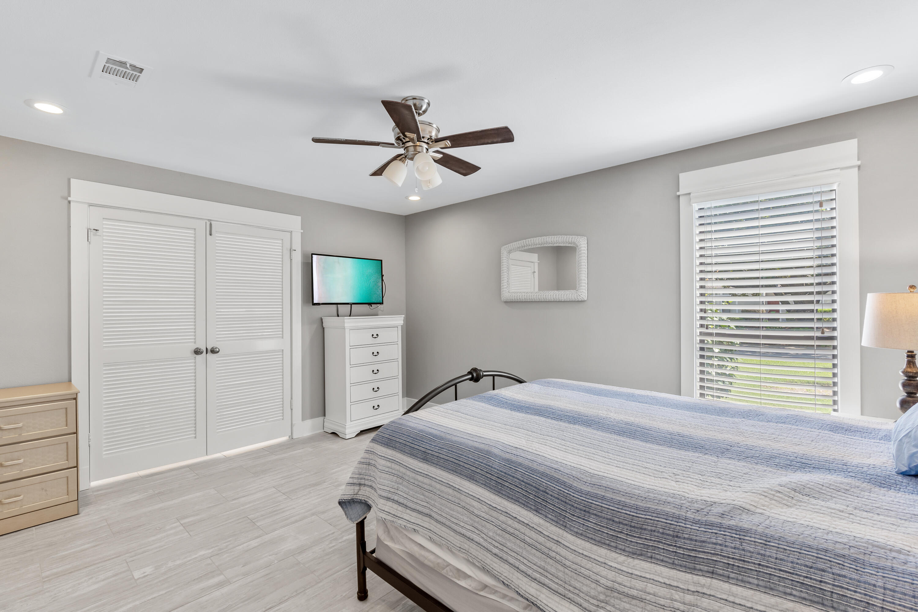 512 Magnolia Place, 512