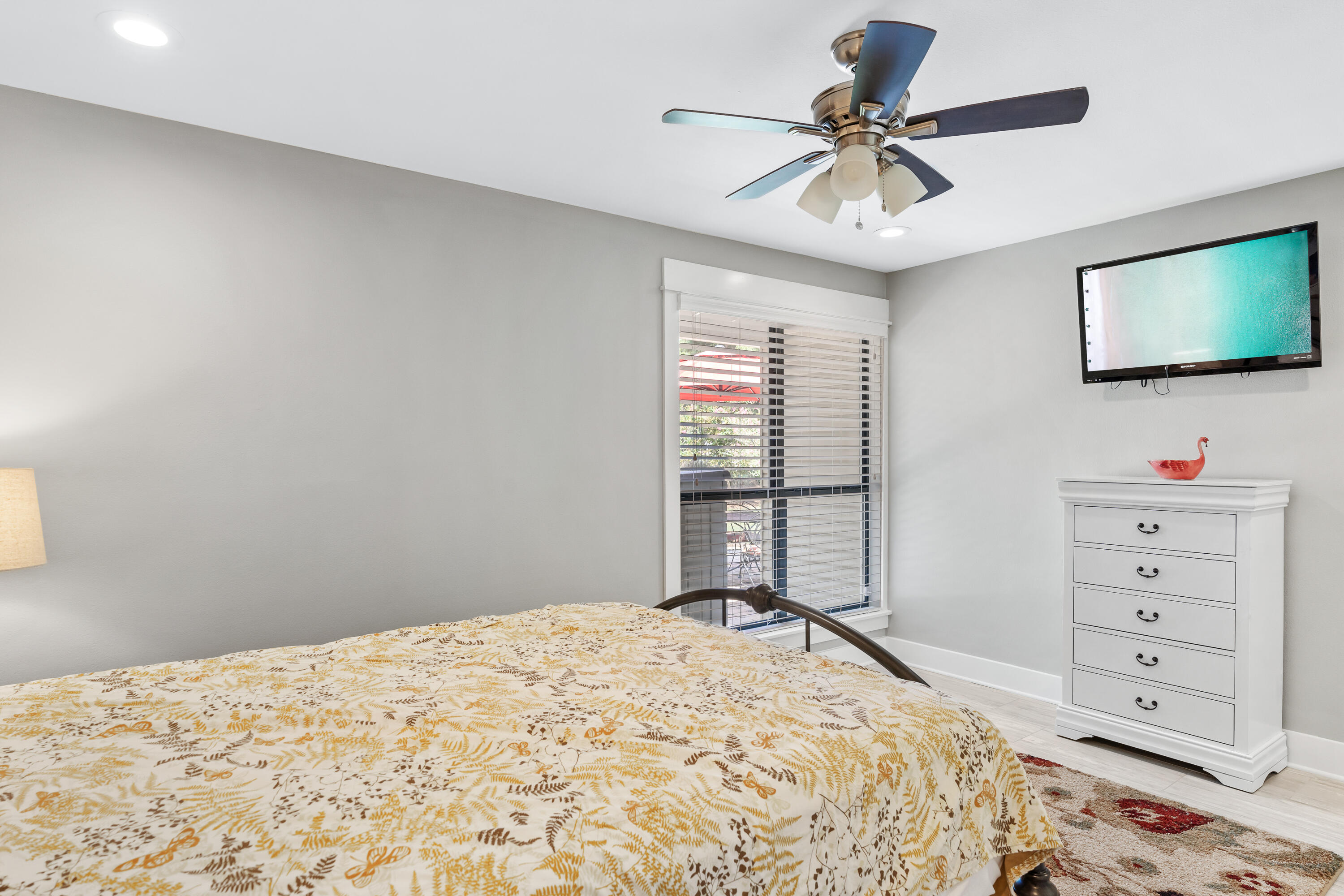 512 Magnolia Place, 512