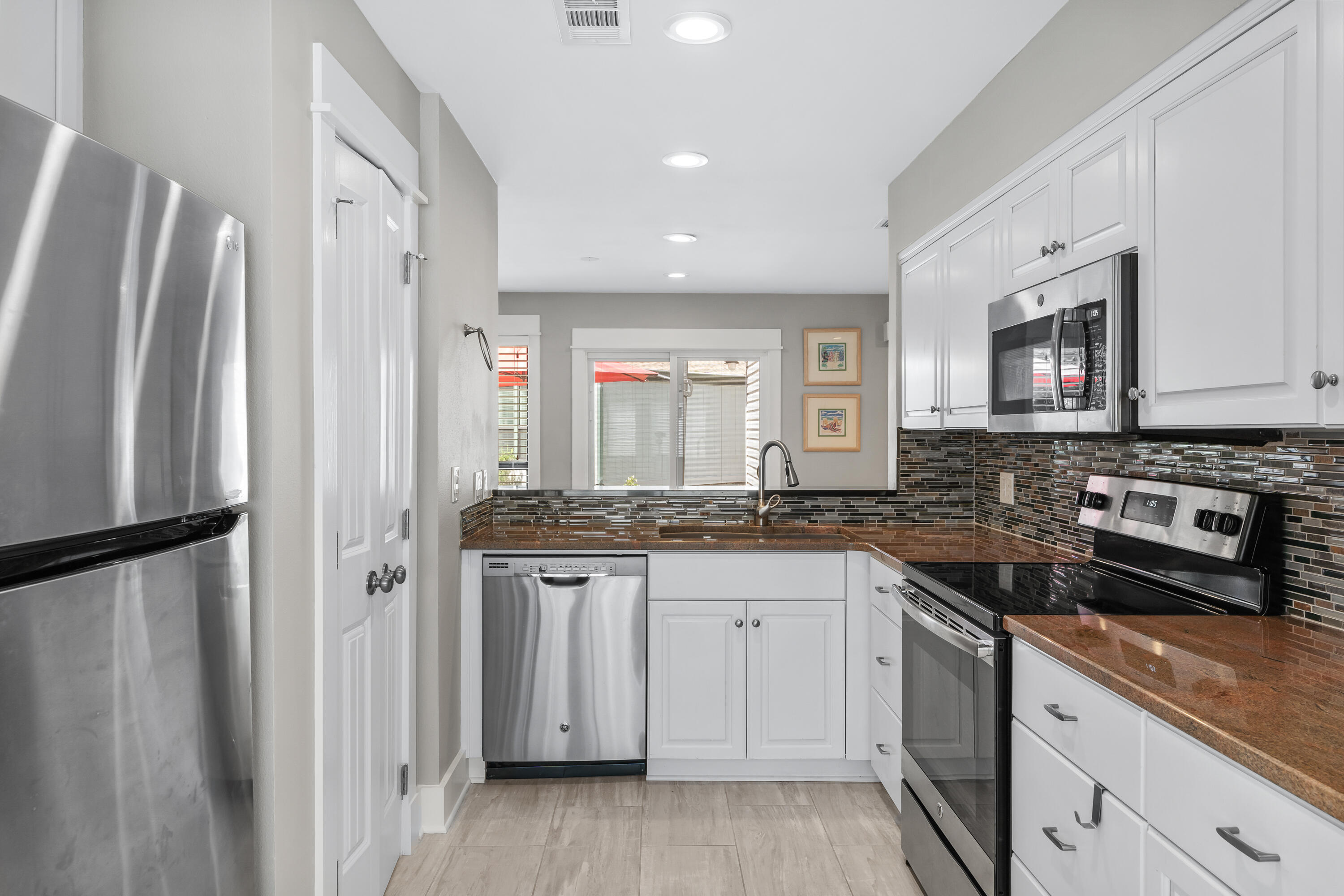 512 Magnolia Place, 512