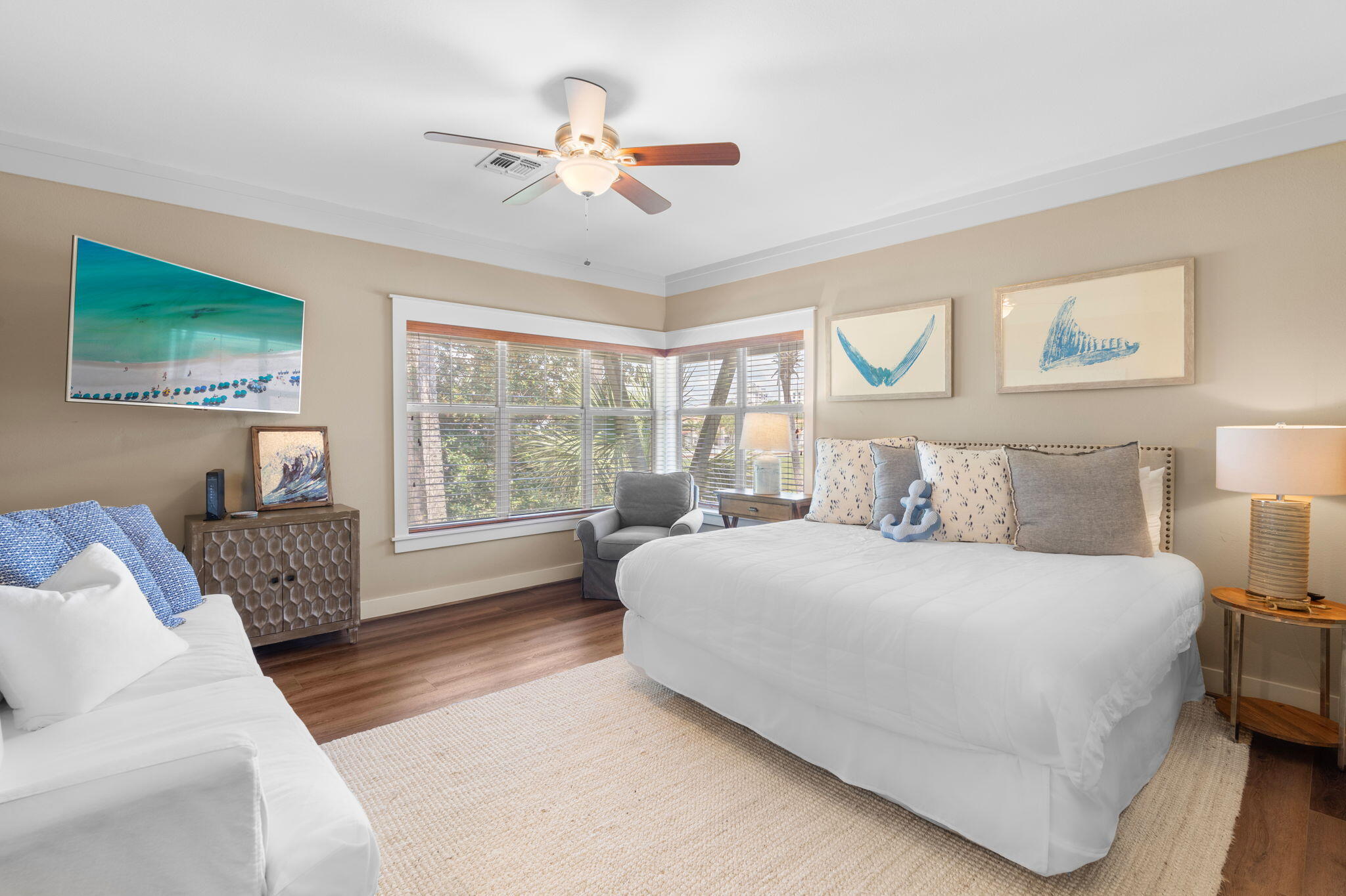 8615 Magnolia Bay Lane