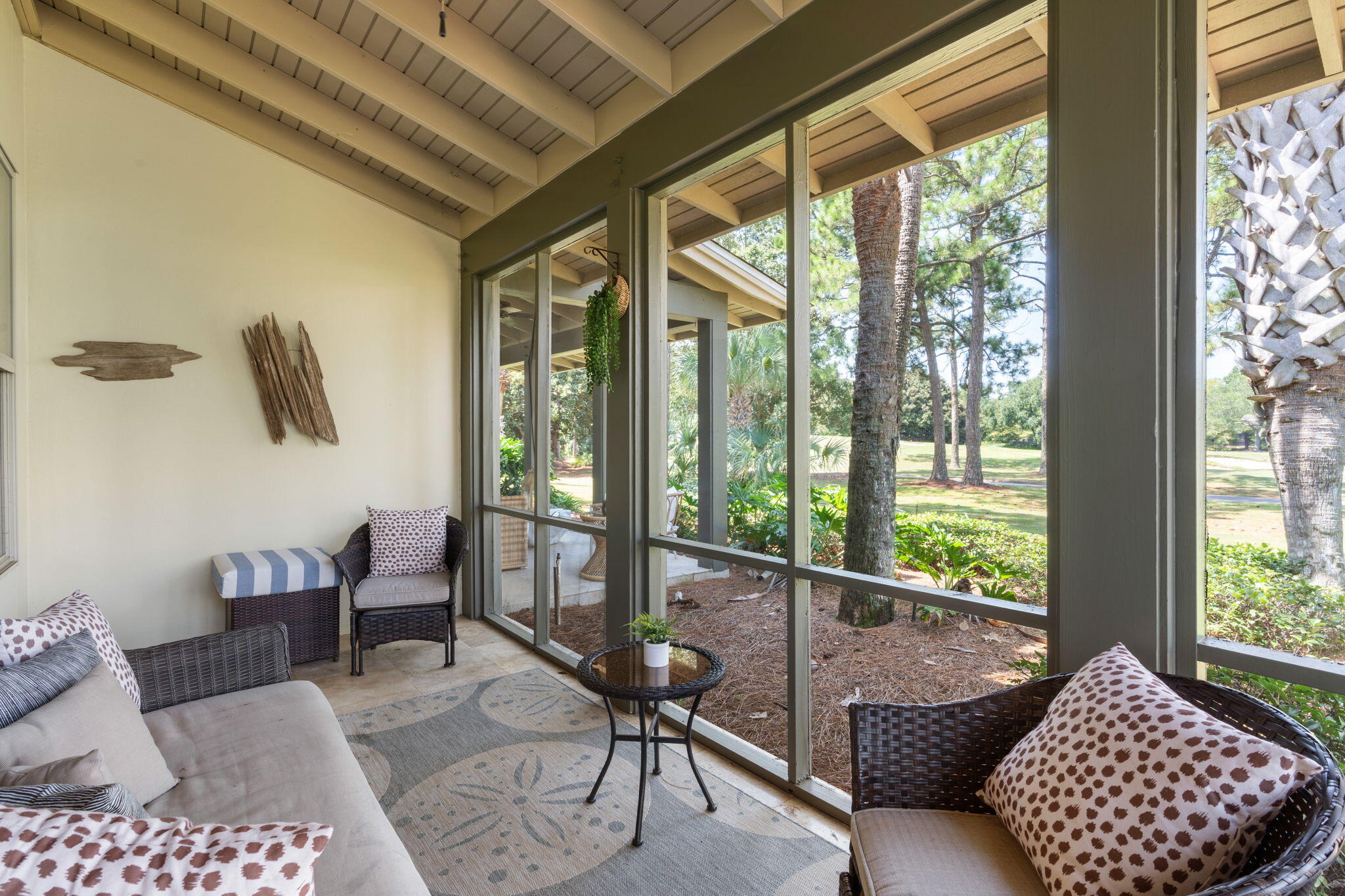 8615 Magnolia Bay Lane