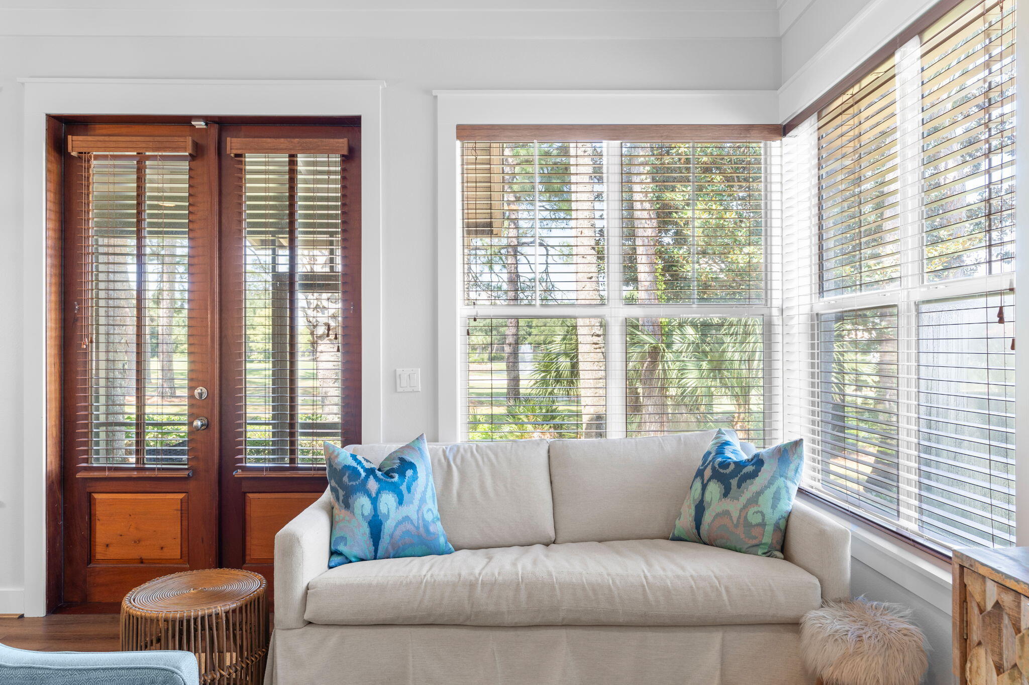 8615 Magnolia Bay Lane