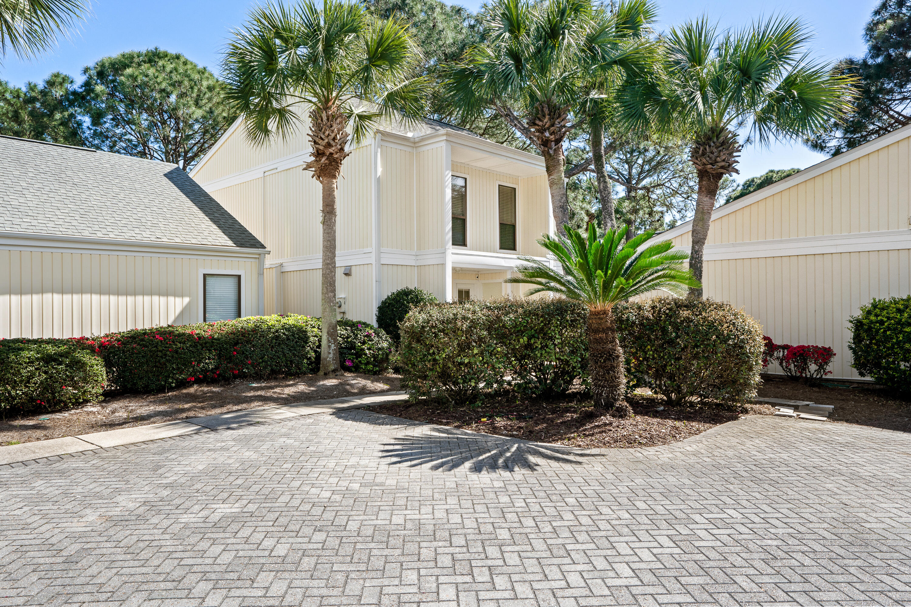717 Sandpiper Drive, 717